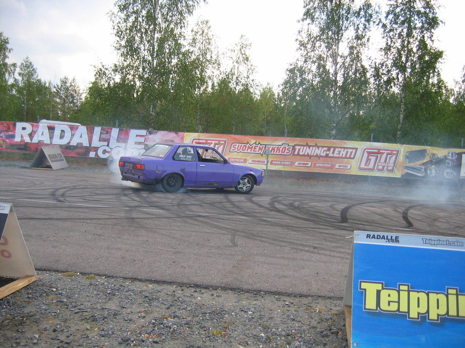 26.8.2006  radalle.com RatapÃ¤ivÃ¤, Motopark, Kumia sai kyllÃ¤ polttaa vielÃ¤