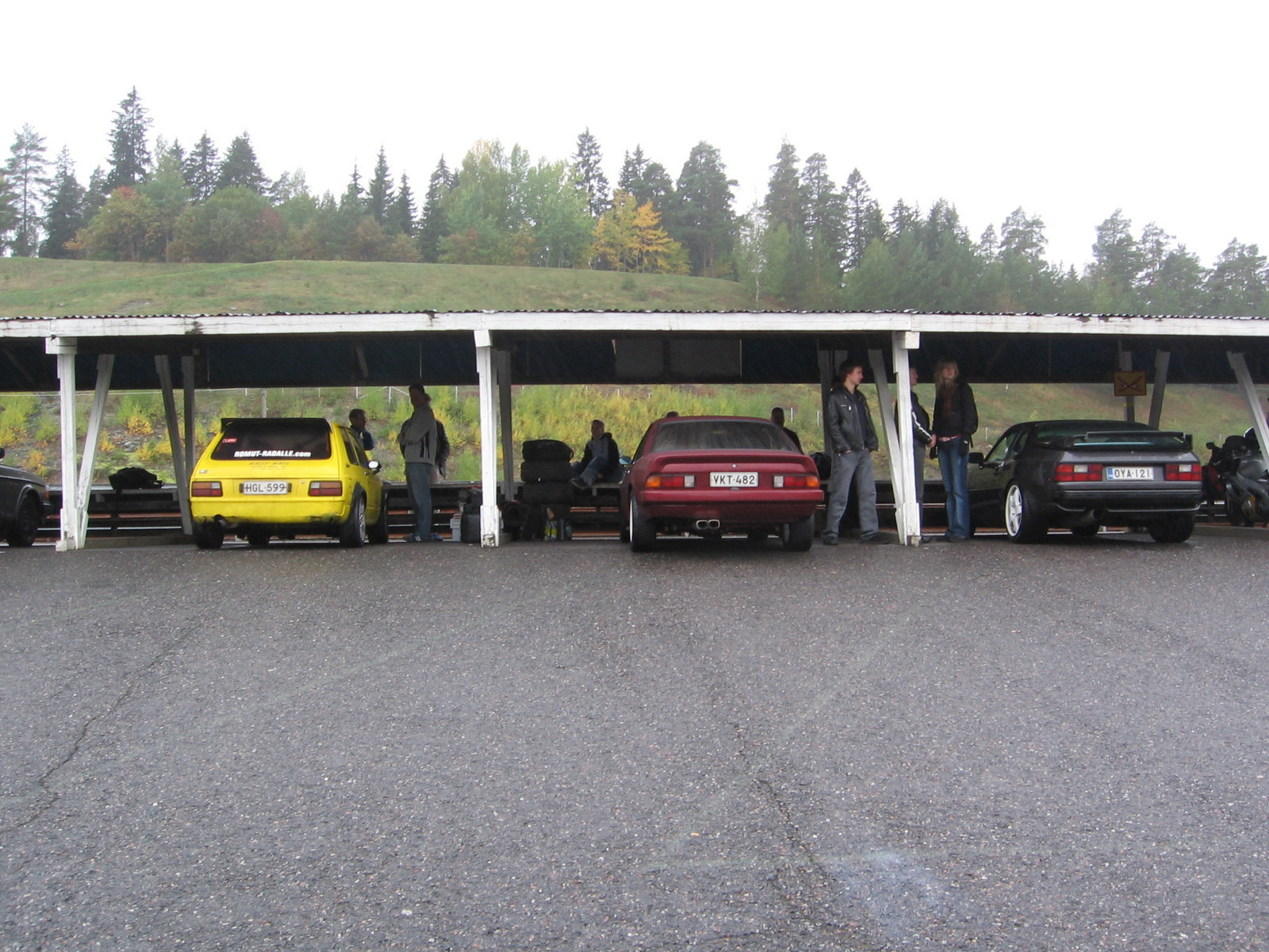 Teekkarien autokerhon ratapÃ¤ivÃ¤ 29.9.2006 Ahvenisto, Starlet, Manta & Porsche