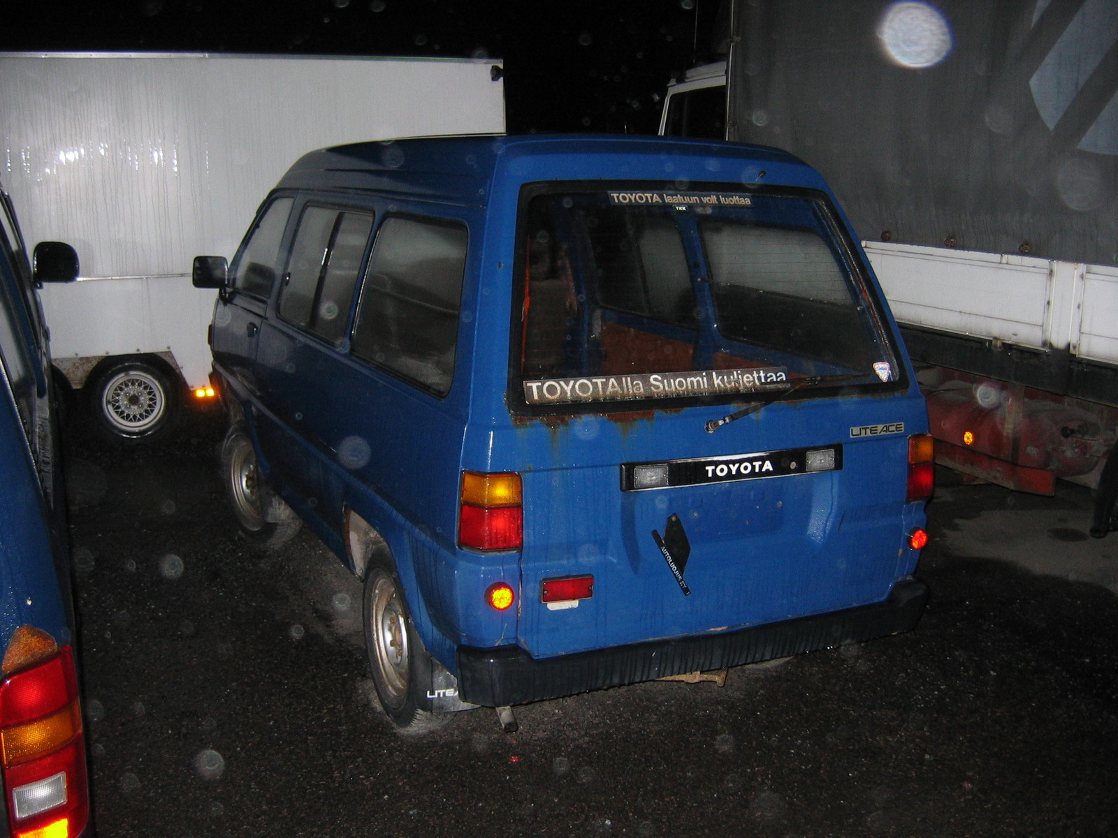 Toyota Liteace sininen, Sininen Lite-Ace. Toyota laatuun voit luottaa