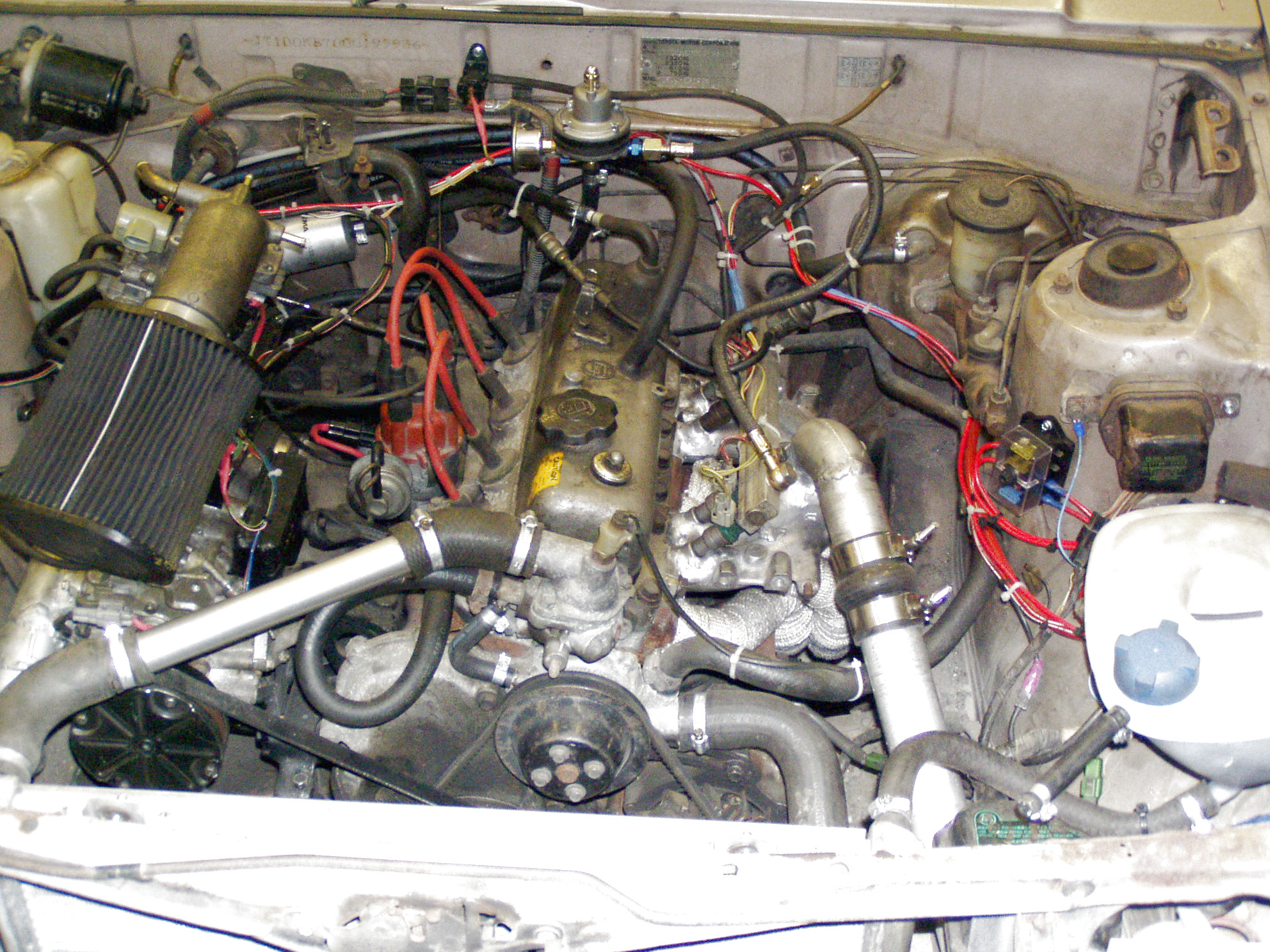 Toyota Corolla KE70 DX 4K Supercharged "sha-mu" (Shampanja-M, Savut otettu. Remmiahdettu 4K Toyota Corolla DX:ssÃ¤. SC12 remmiahdin.