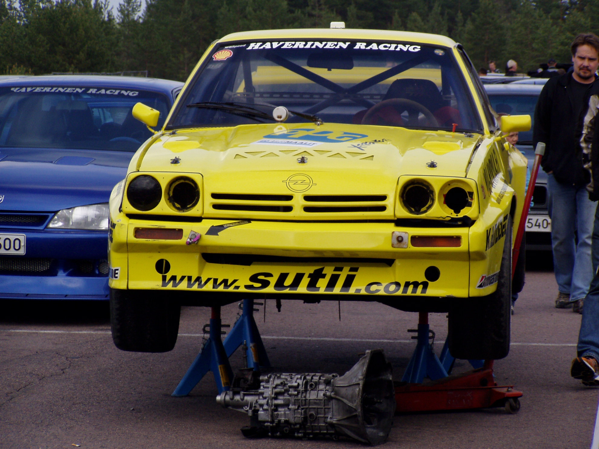 Radalle.com 26.5.2007 Alastaro, Haverinen Racing Opel Manta keltainen. Laatikko irti