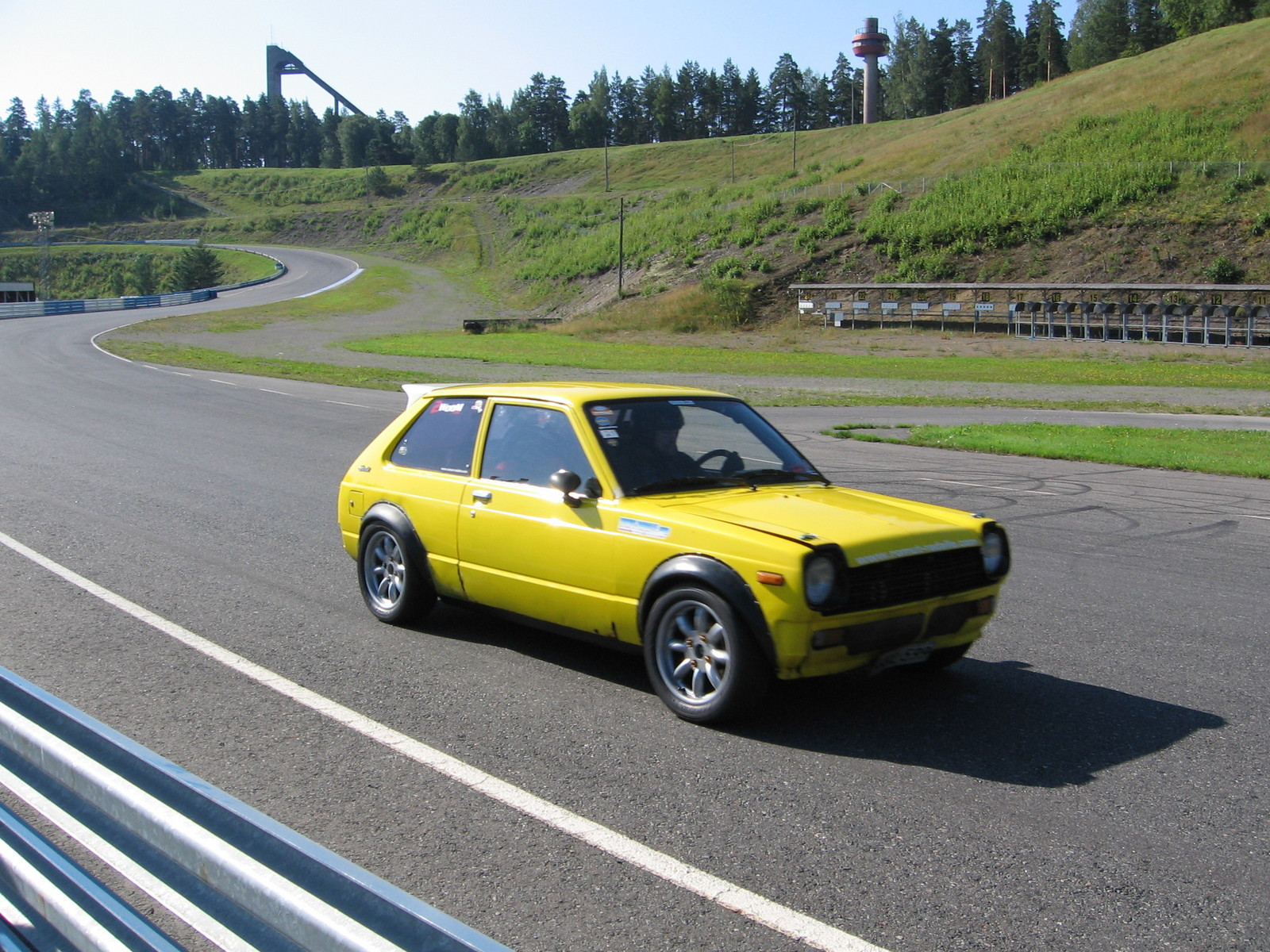 Fintoys ratapÃ¤ivÃ¤ 4.8.2007 Ahvenisto, Starlet KP60, yellow