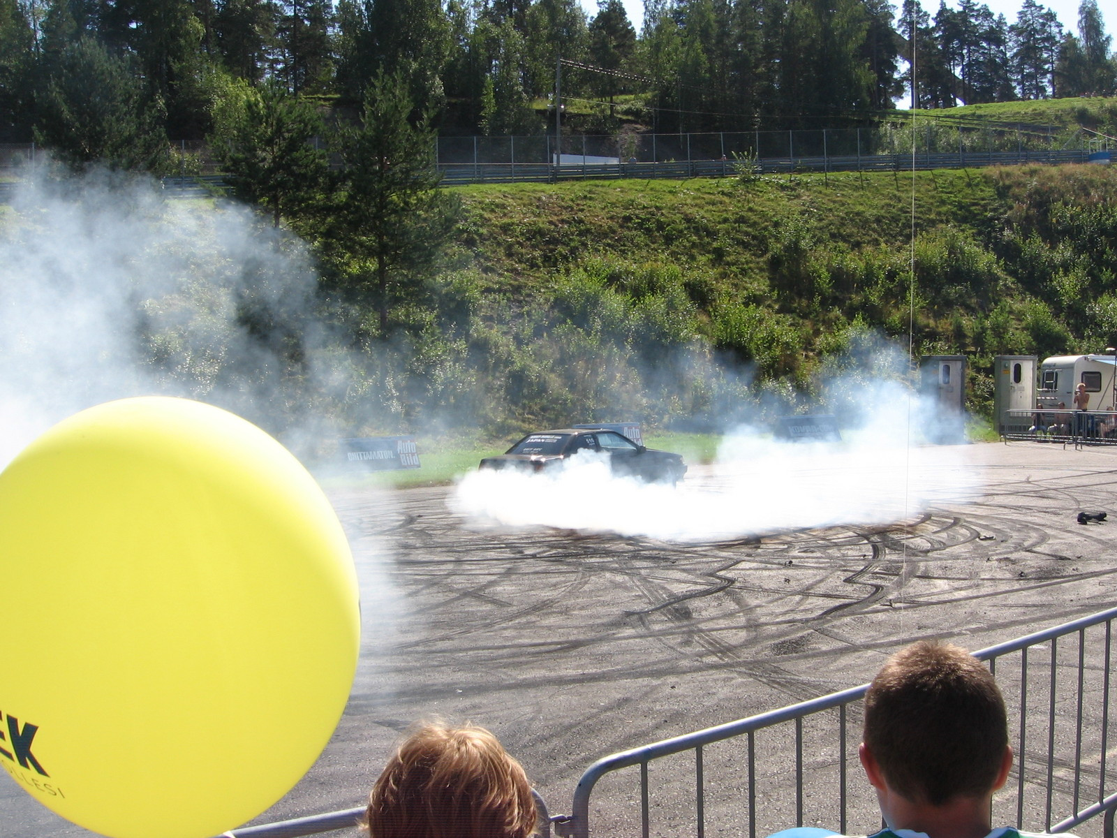 Radalle.com Ahvenisto 11.8.2007, Toyota Corolla AE86 GT burnout