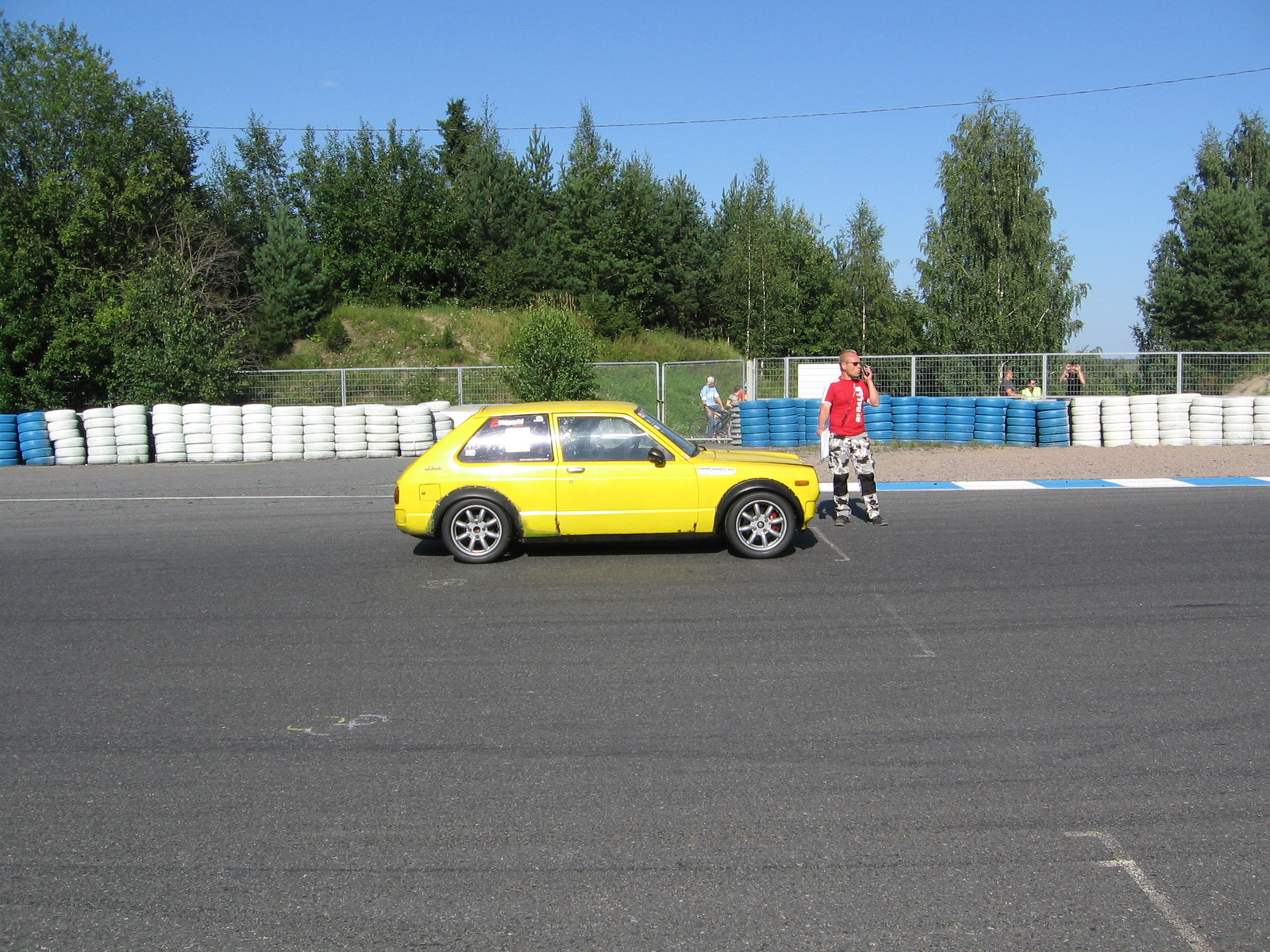 Radalle.com Ahvenisto 11.8.2007, Toyota Starlet KP60 yellow 1980, Katuautosprint