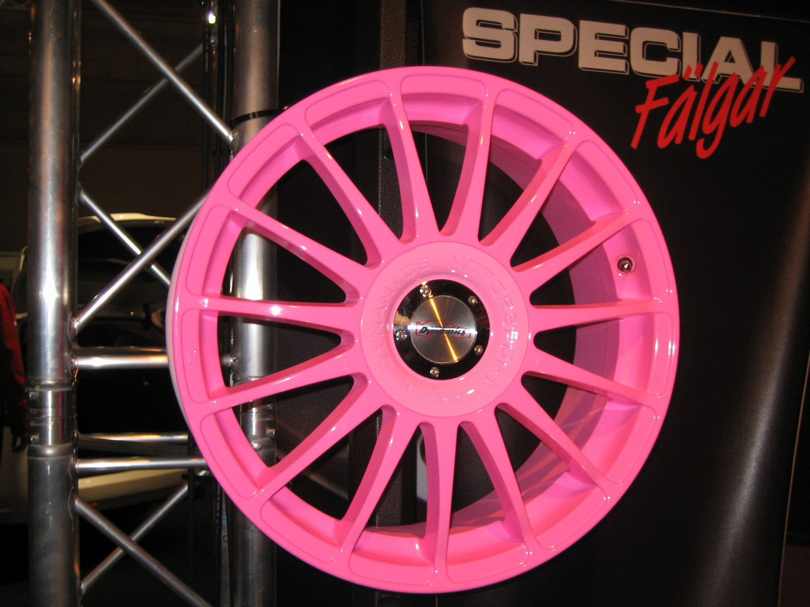 Helsinki motor show 2007, Special fÃ¤lgar pinkki vanne, team dymanics motorsport