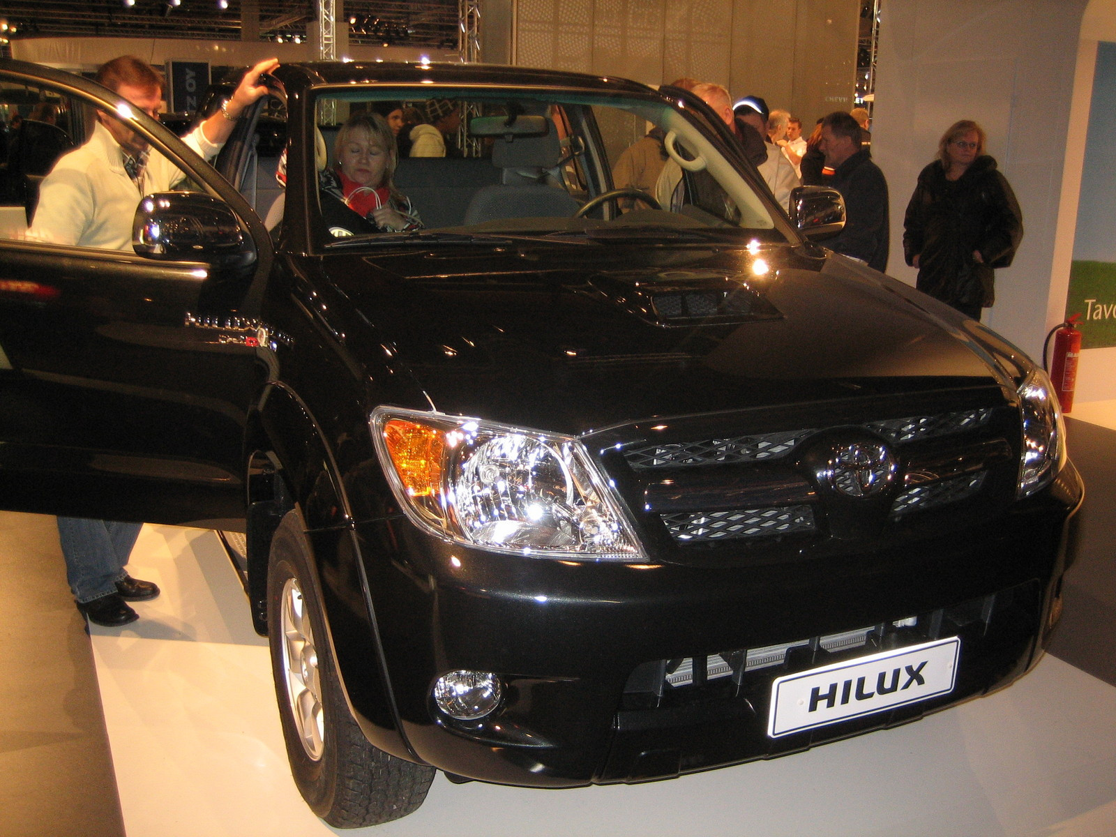 Helsinki motor show 2007, Musta Hilux