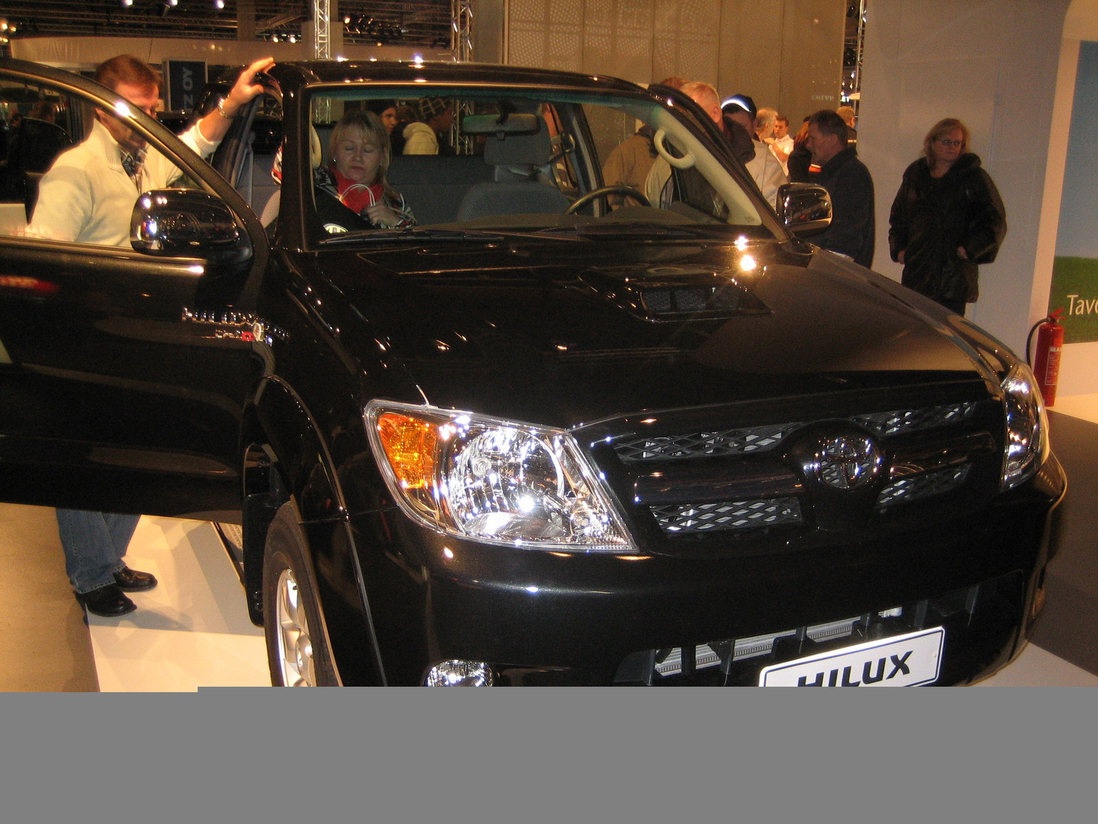 Helsinki motor show 2007, Musta Hilux