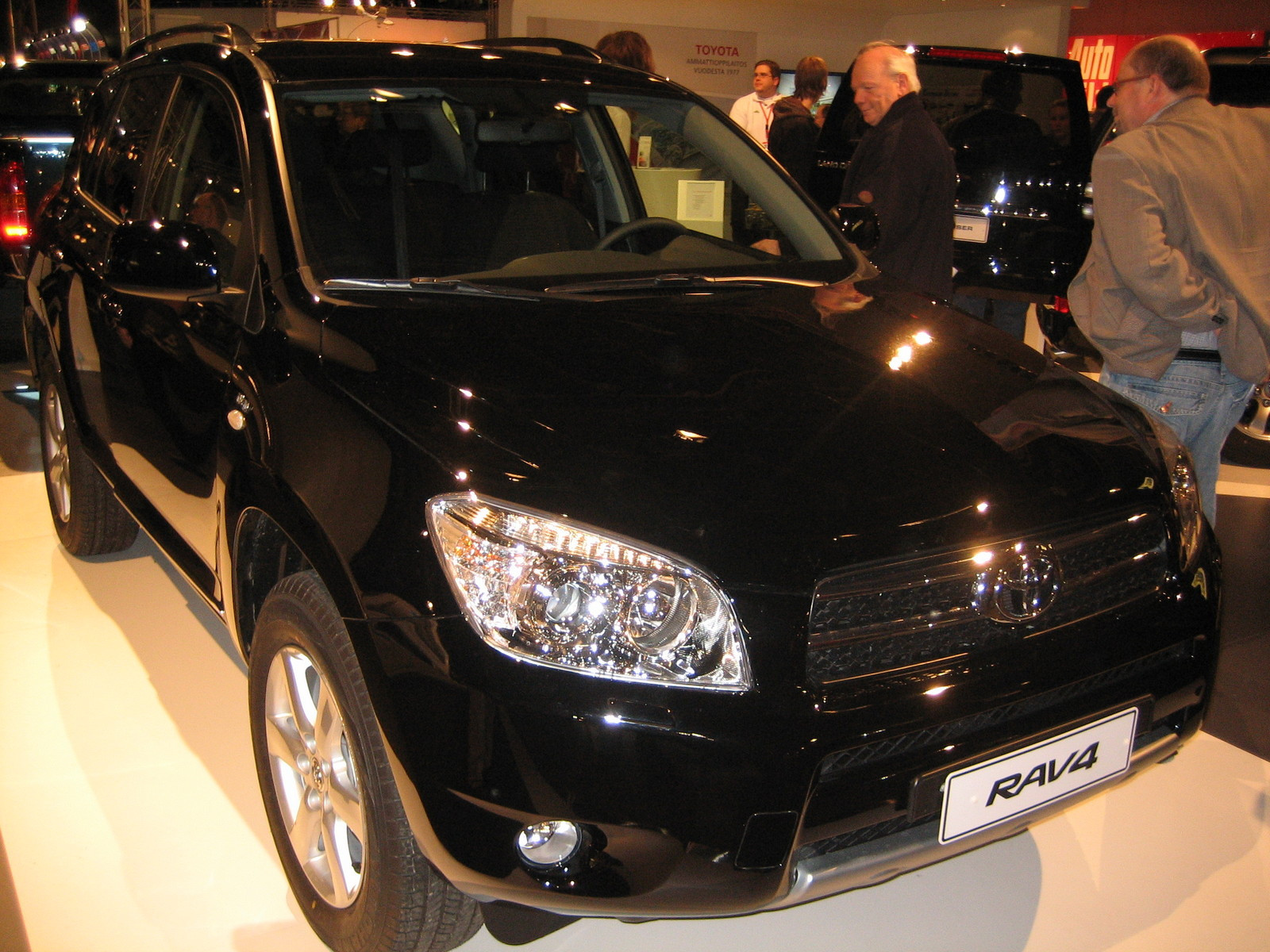 Helsinki motor show 2007, Musta RAV4