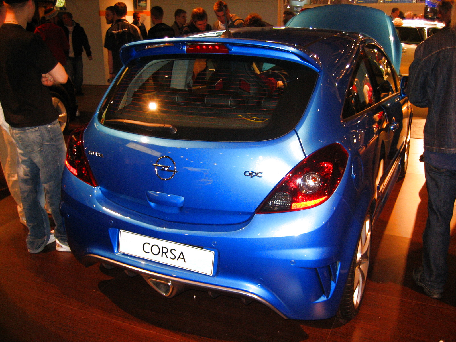 Helsinki motor show 2007, Sininen Opel Corsa OPC