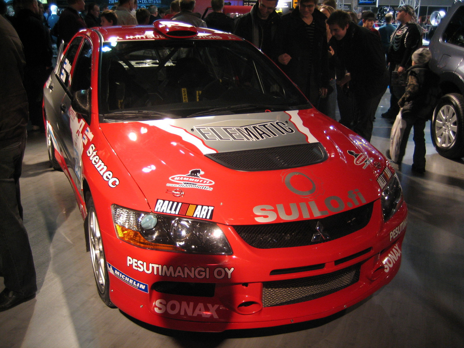 Helsinki motor show 2007, Mitsubishi Evo IX kilpa-auto, punainen