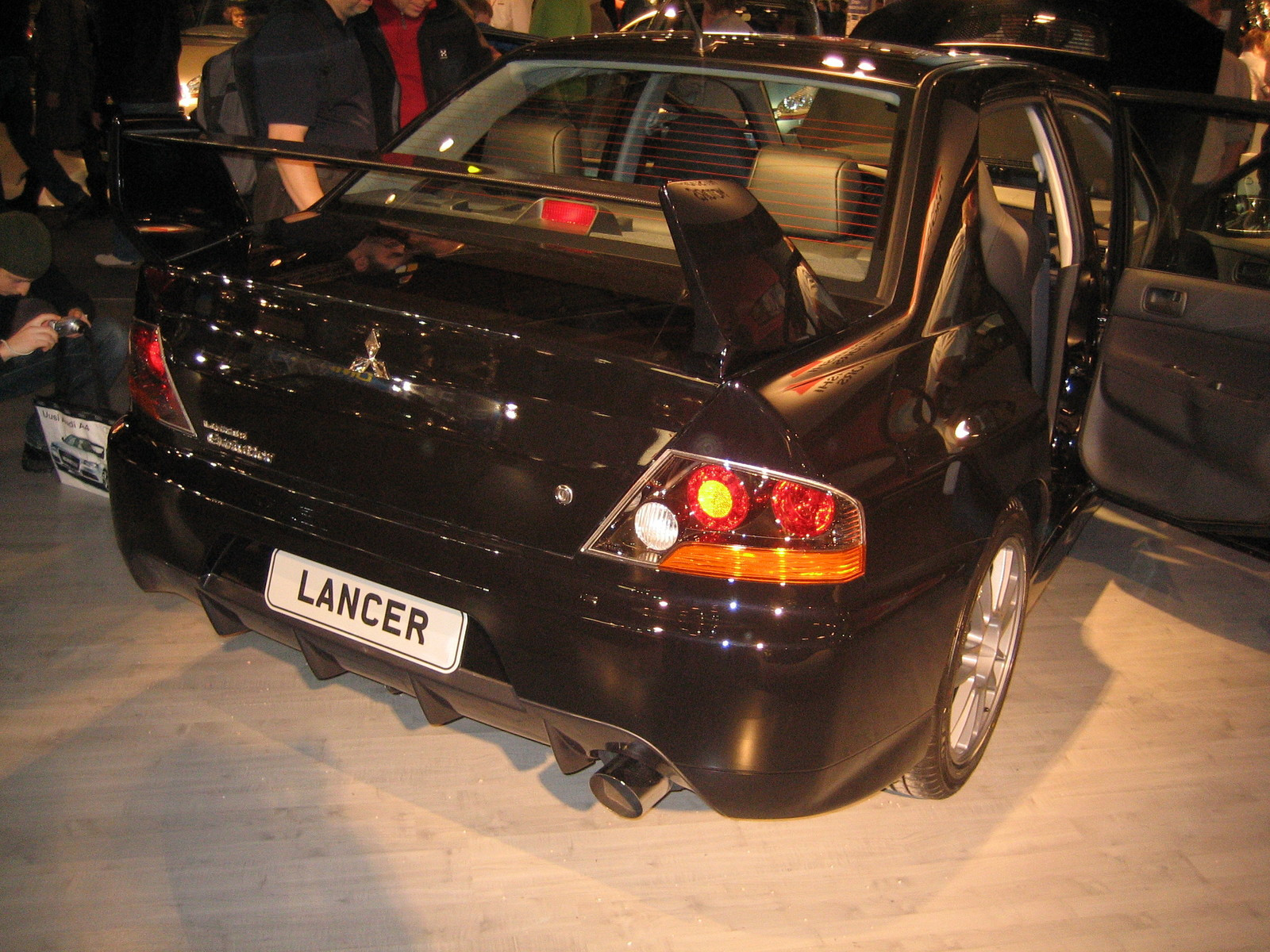 Helsinki motor show 2007, Musta Mitsubishi Lancer Evo 9
