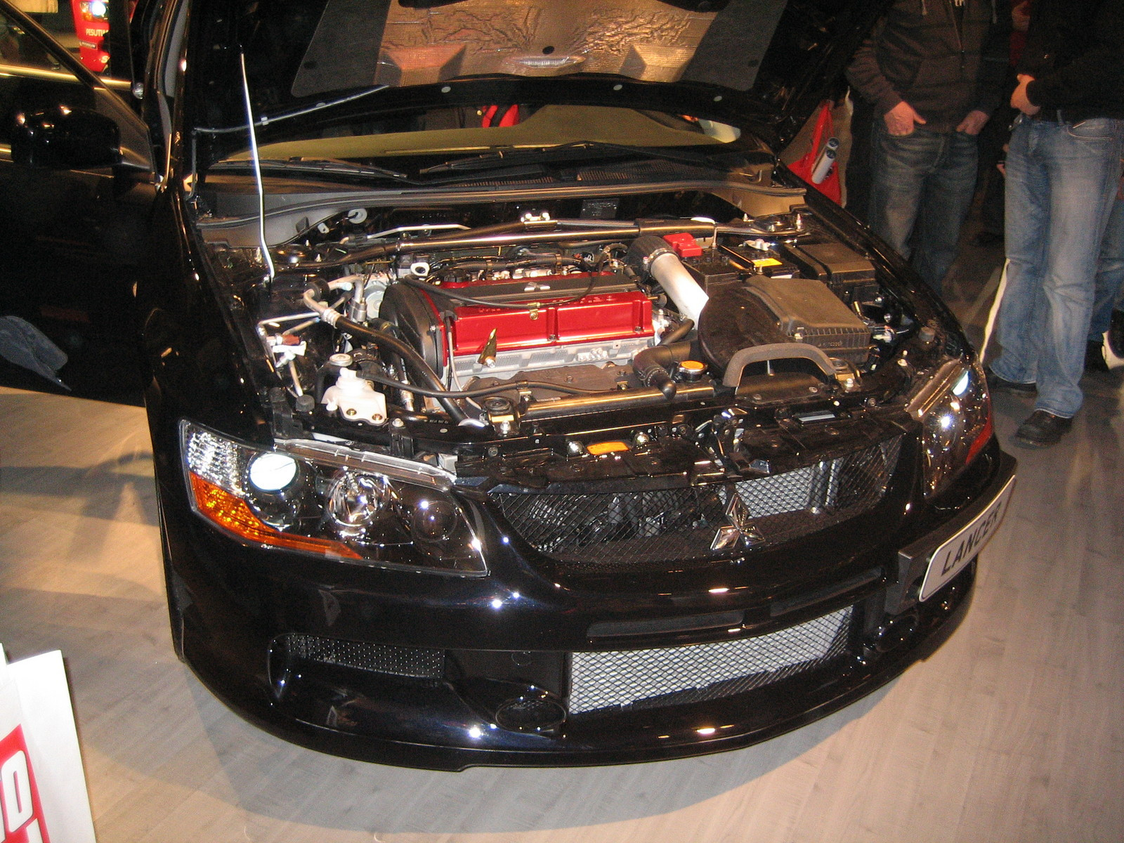 Helsinki motor show 2007, Uuden Mitsubishi Lancer Evolution IX konehuone