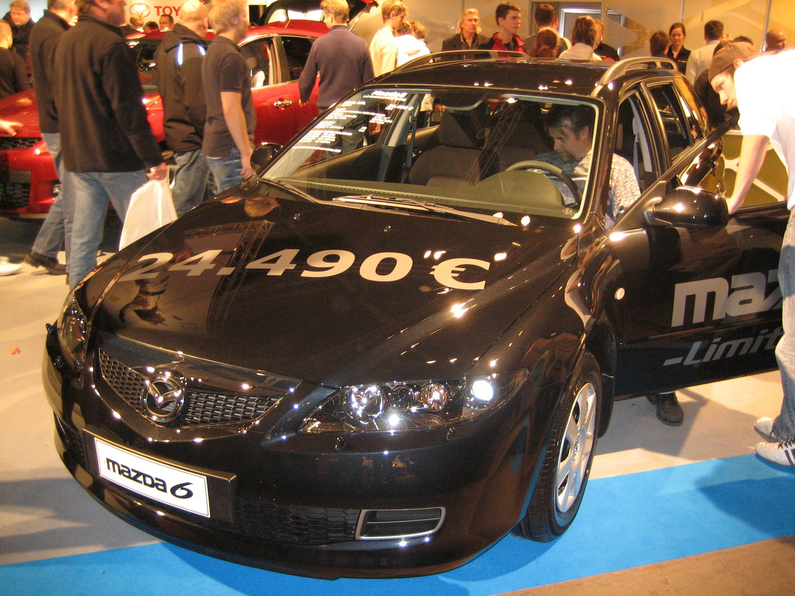 Helsinki motor show 2007, Uusi musta Mazda 6