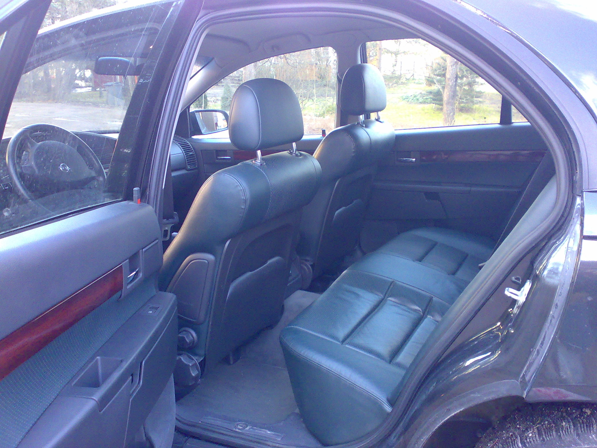 Opel Omega B 2002, Takatilat