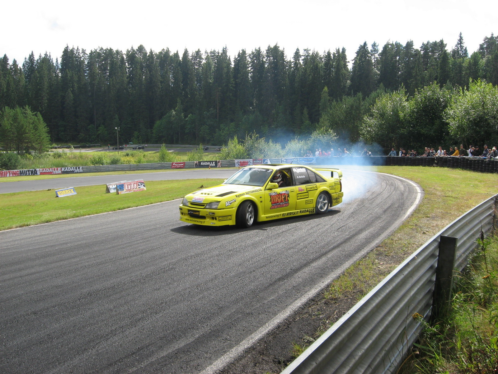 Radalle.com Ahvenisto 10.8.2008, Keijo Ketola, keltainen Opel Omega Drifting-kilpa-auto