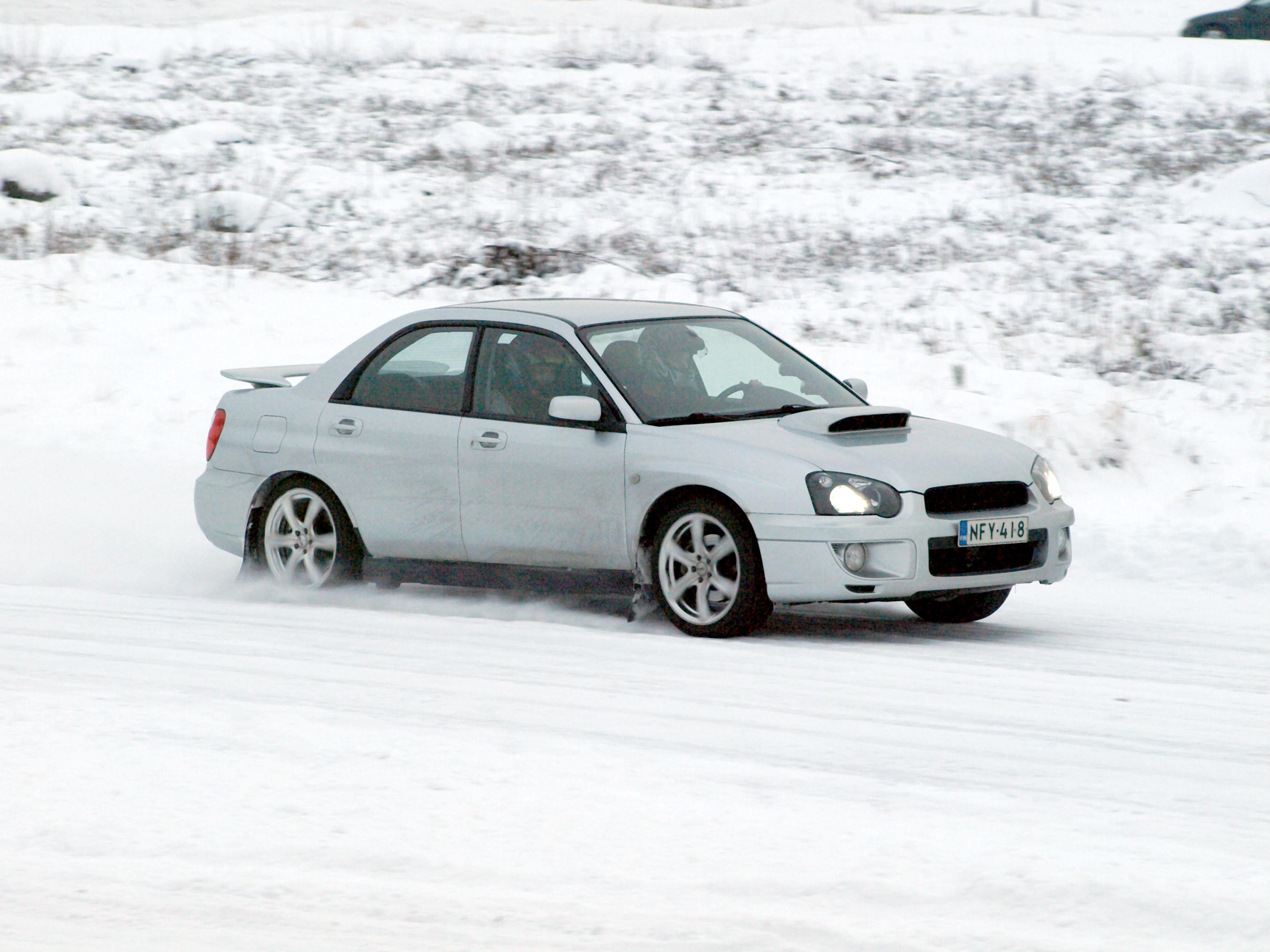 Radalle.com jÃ¤Ã¤ratapÃ¤ivÃ¤ 24.1.2009 HyvinkÃ¤Ã¤, Harmaa Subaru Impreza