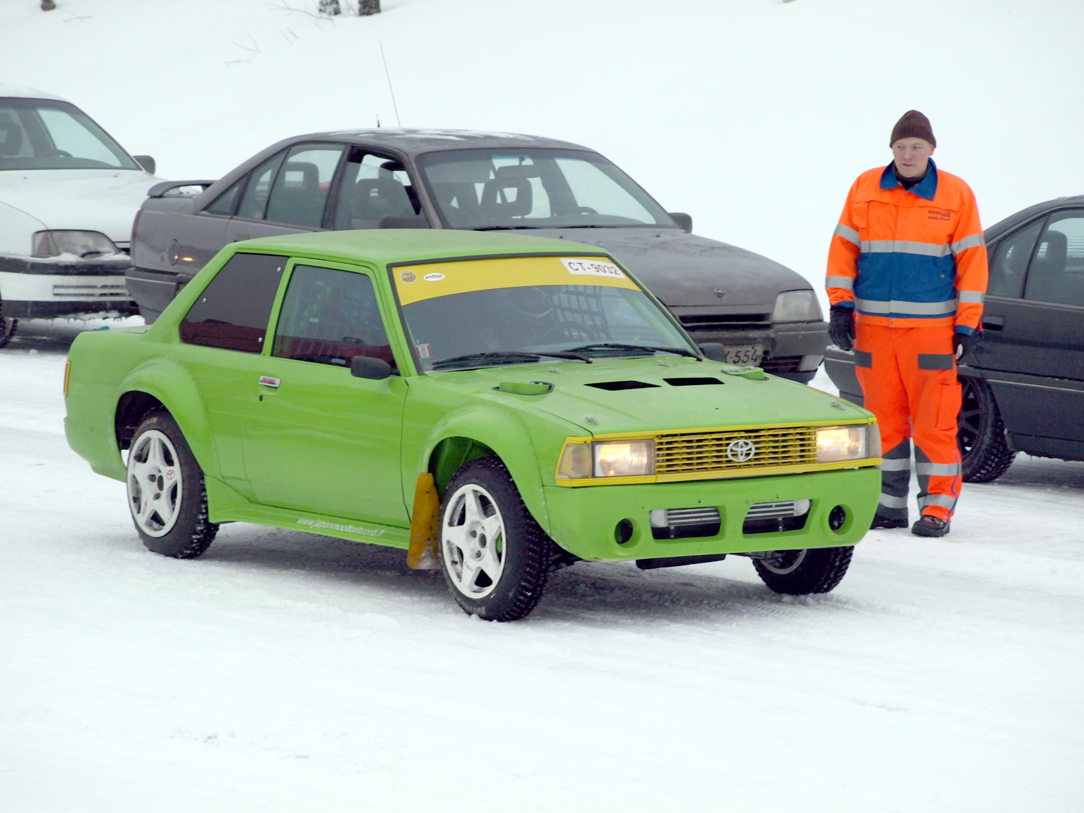 Radalle.com jÃ¤Ã¤ratapÃ¤ivÃ¤ 24.1.2009 HyvinkÃ¤Ã¤, VihreÃ¤ Toyota Corolla DX KE70