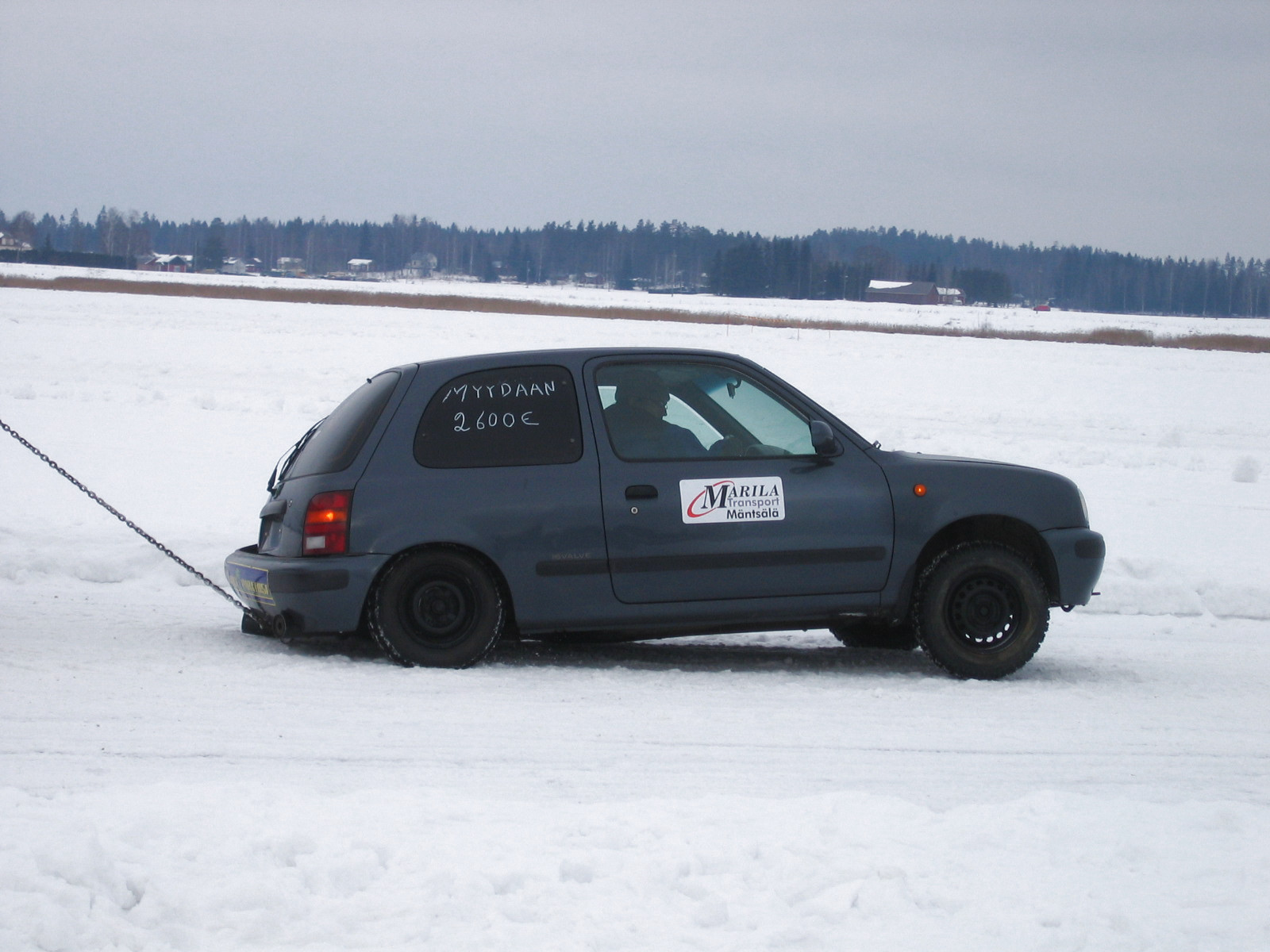 TalvipÃ¶rinÃ¤t KantelejÃ¤rvellÃ¤ 22.2.2009, Onkohan kahdet renkaat? Yksi puuttuu?