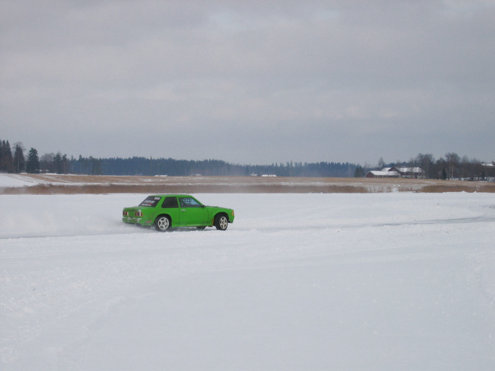 TalvipÃ¶rinÃ¤t KantelejÃ¤rvellÃ¤ 22.2.2009, VihreÃ¤ Corolla