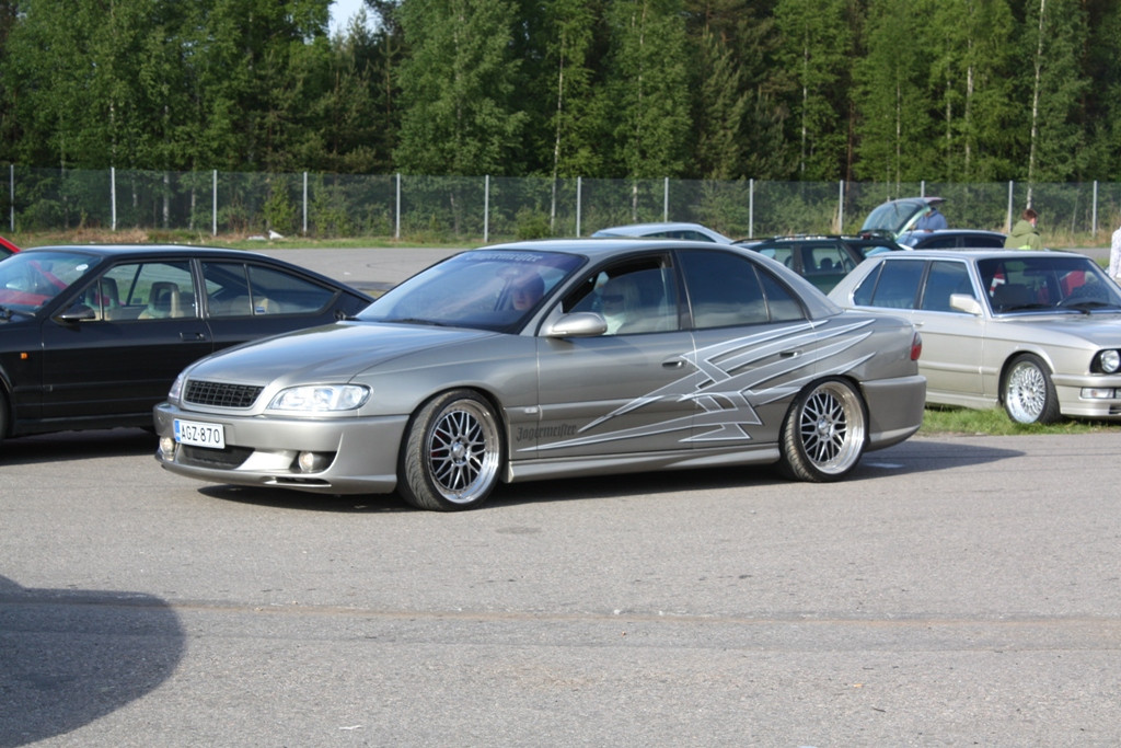 Radalle.com Kemora 6-7.6.2009, Hopeinen Opel Omega