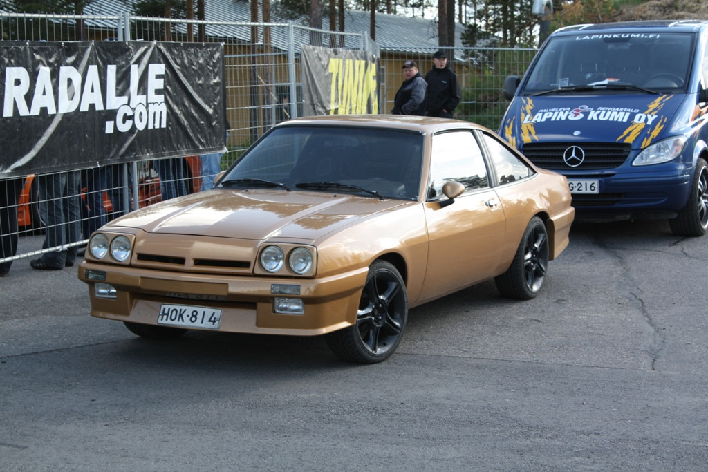 Radalle.com Kemora 6-7.6.2009, Kuparin vÃ¤rinen Opel Manta B