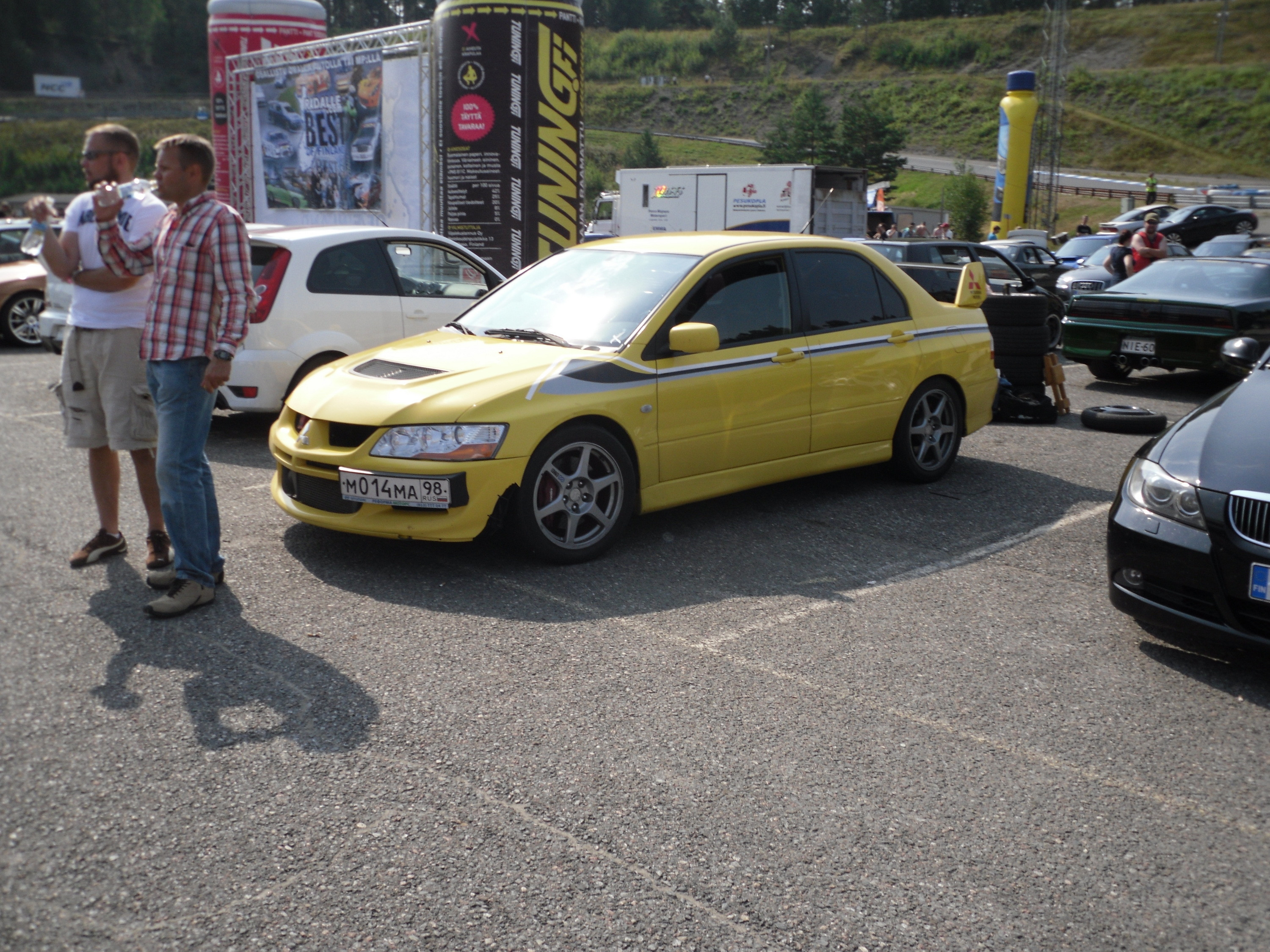 Radalle.com Ahvenisto 7.8.2010, Timeattack -kilpailupÃ¤ivÃ¤, Keltainen venÃ¤lÃ¤inen Evo Mitsu