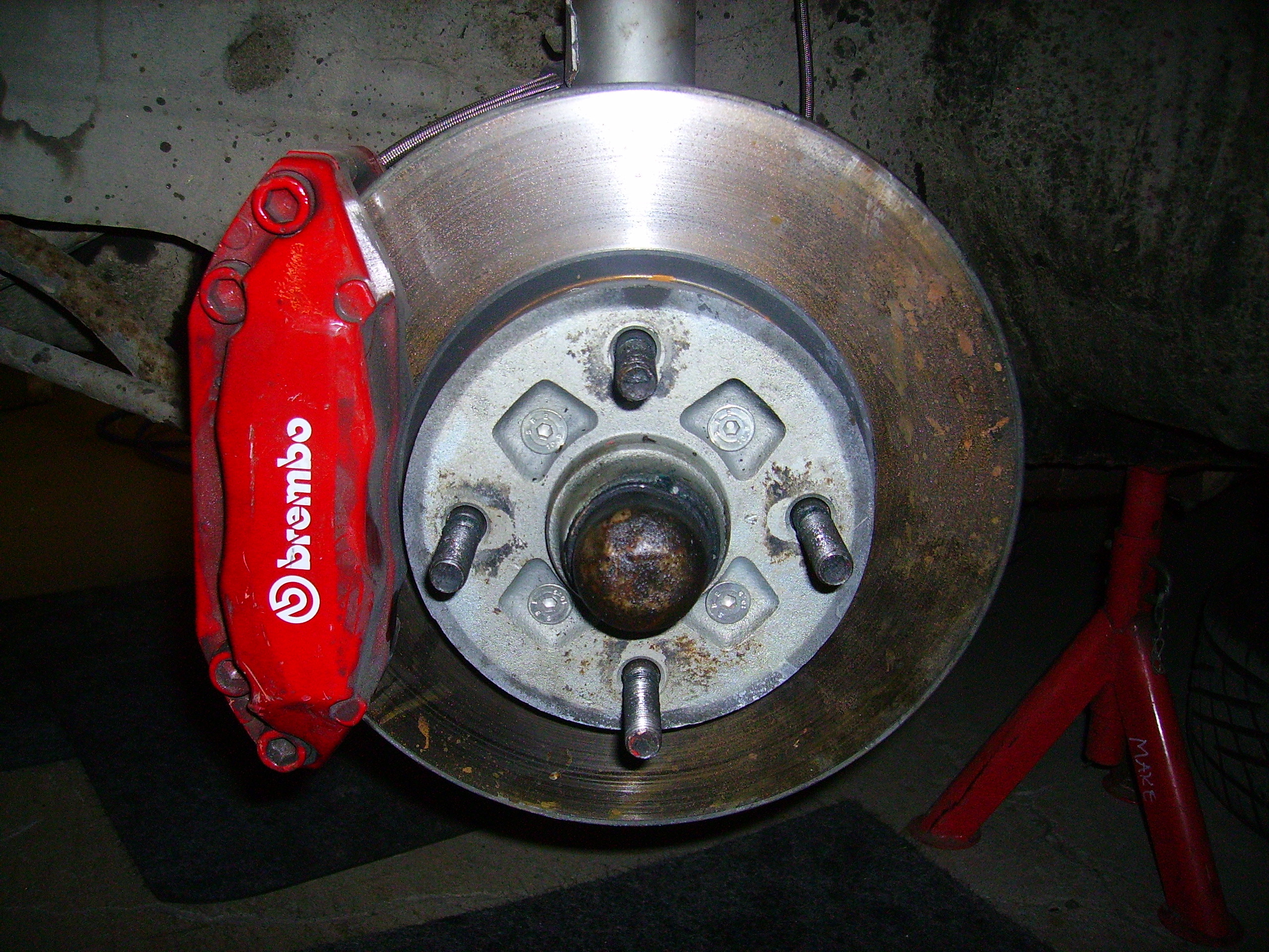 corolla DX pÃ¤ivitys osia, Brembo satula