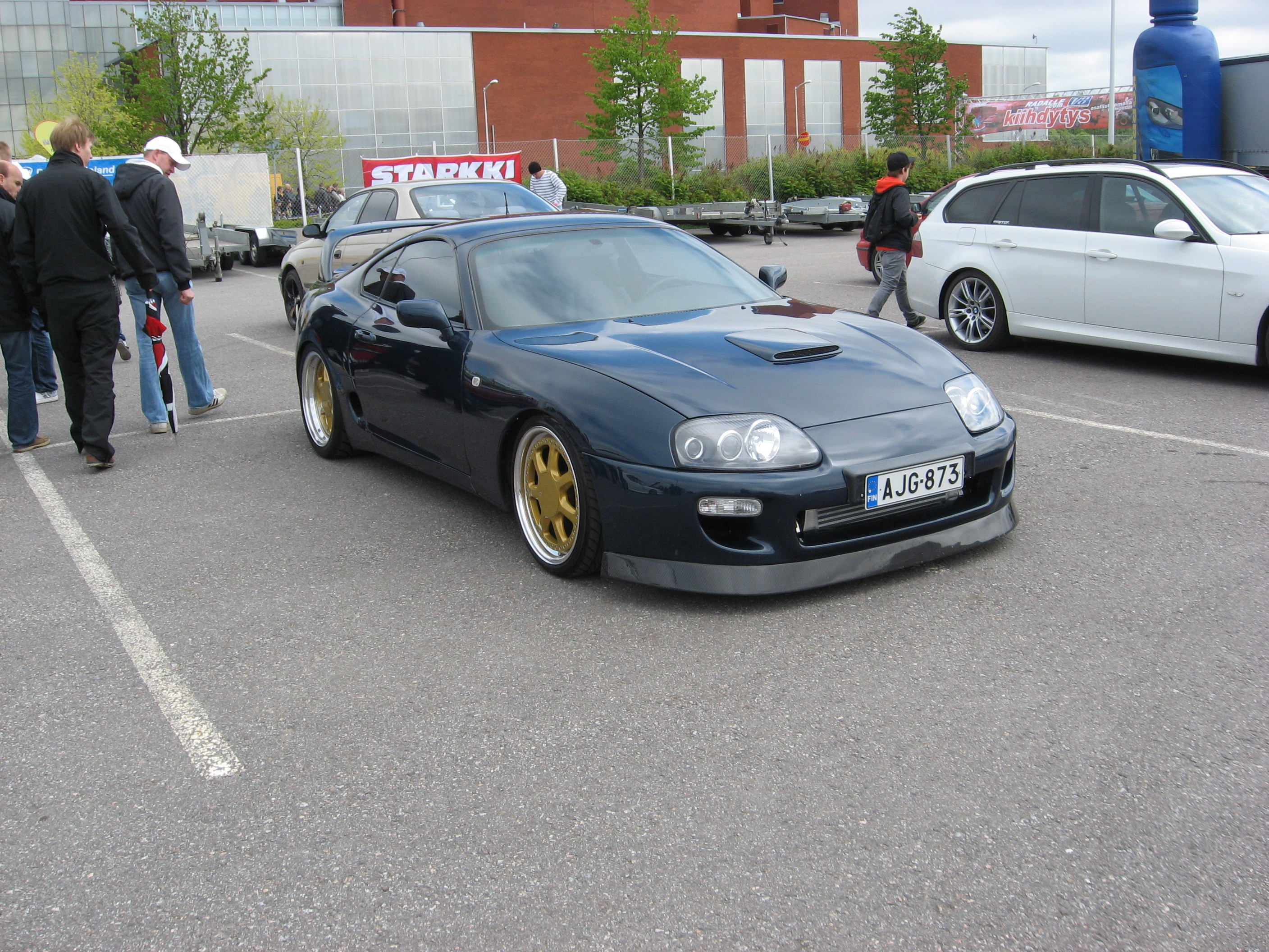 Radalle.com Artukainen 28.5.2011, Musta Toyota Supra