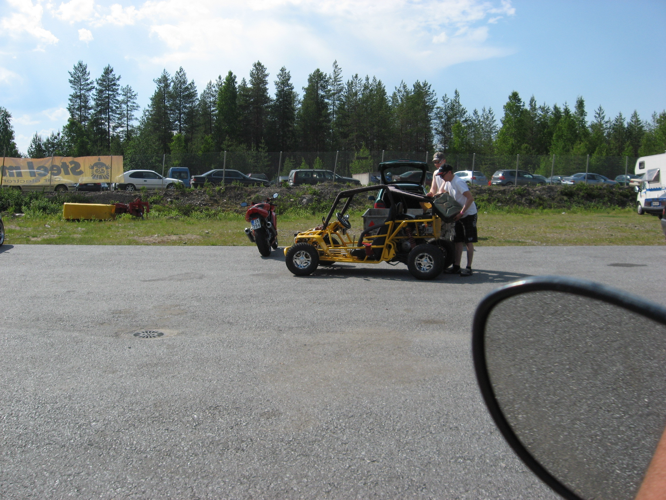 Radalle.com Kemora 11.6.2011, Timeattack -kilpailu, Keltainen putkirunko-hÃ¤rveli