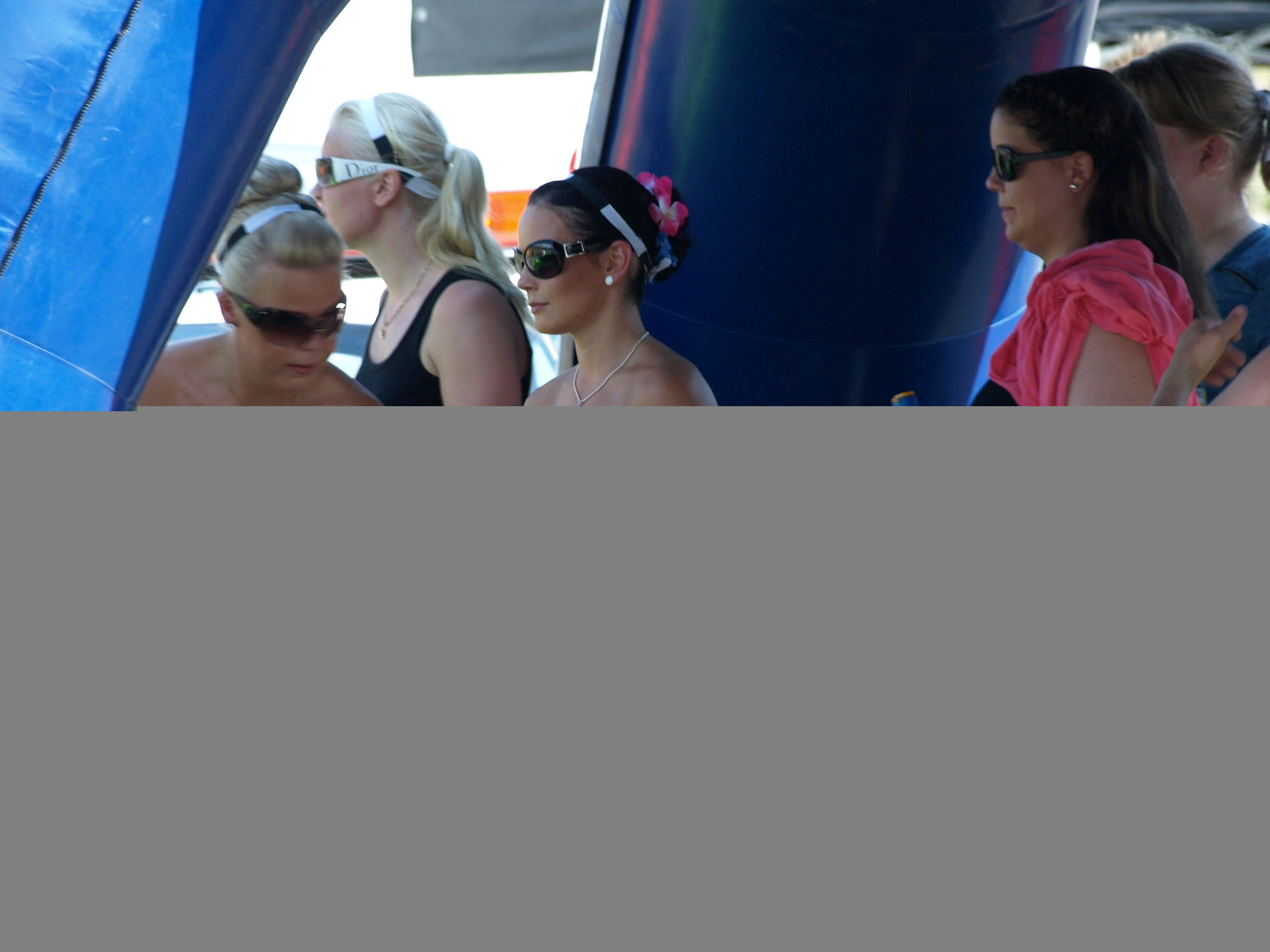 Radalle.com Ahvenisto 2.7.2011, Polttariporukkaa, joku onnellinen tais pÃ¤Ã¤stÃ¤ kyytiin...