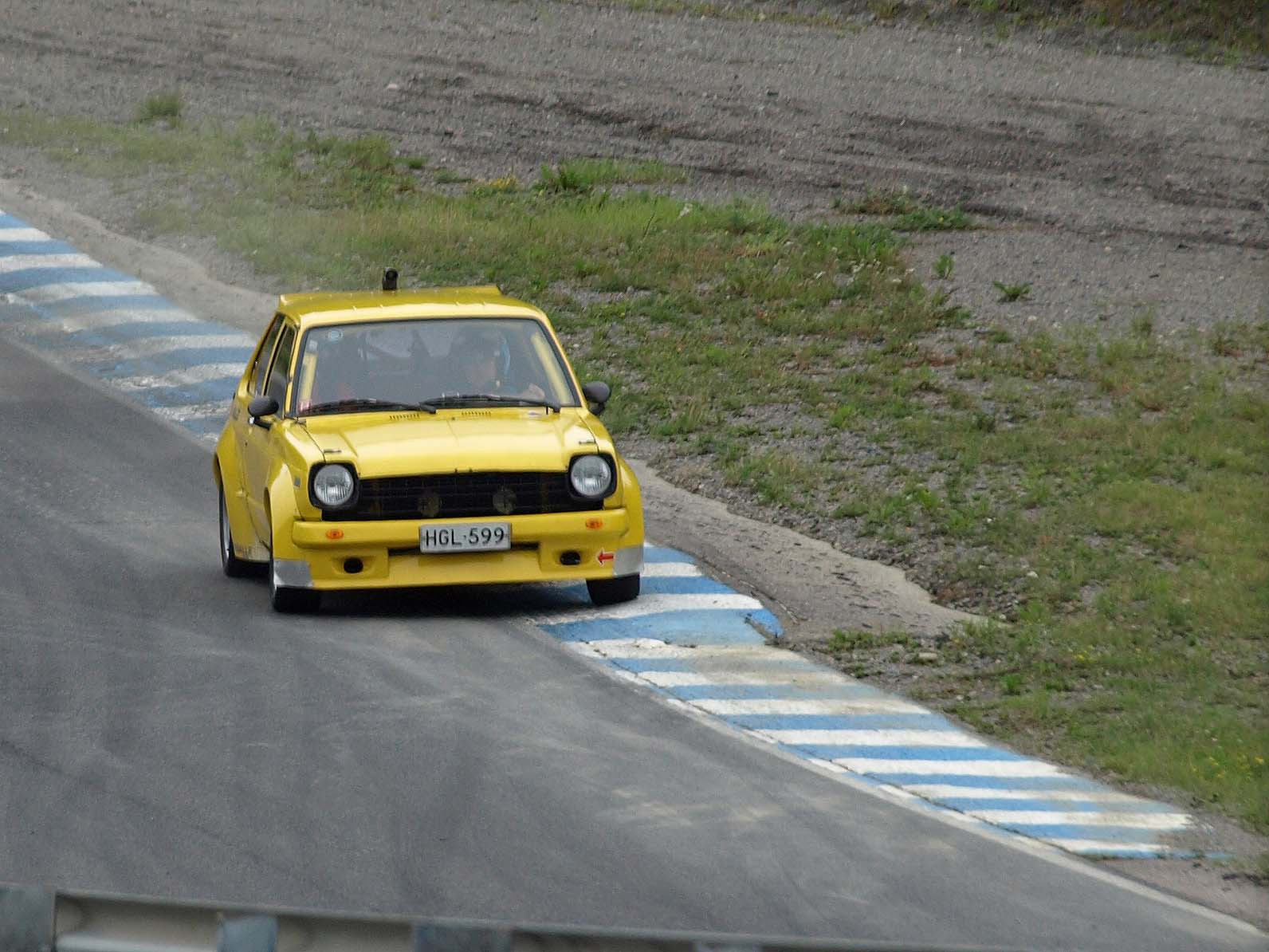 VirittÃ¤jÃ¤t kausi 2, season 2, 2012, Mika Salo keltaisella Starletilla Ahveniston Radalla (VirittÃ¤jÃ¤t season 2)