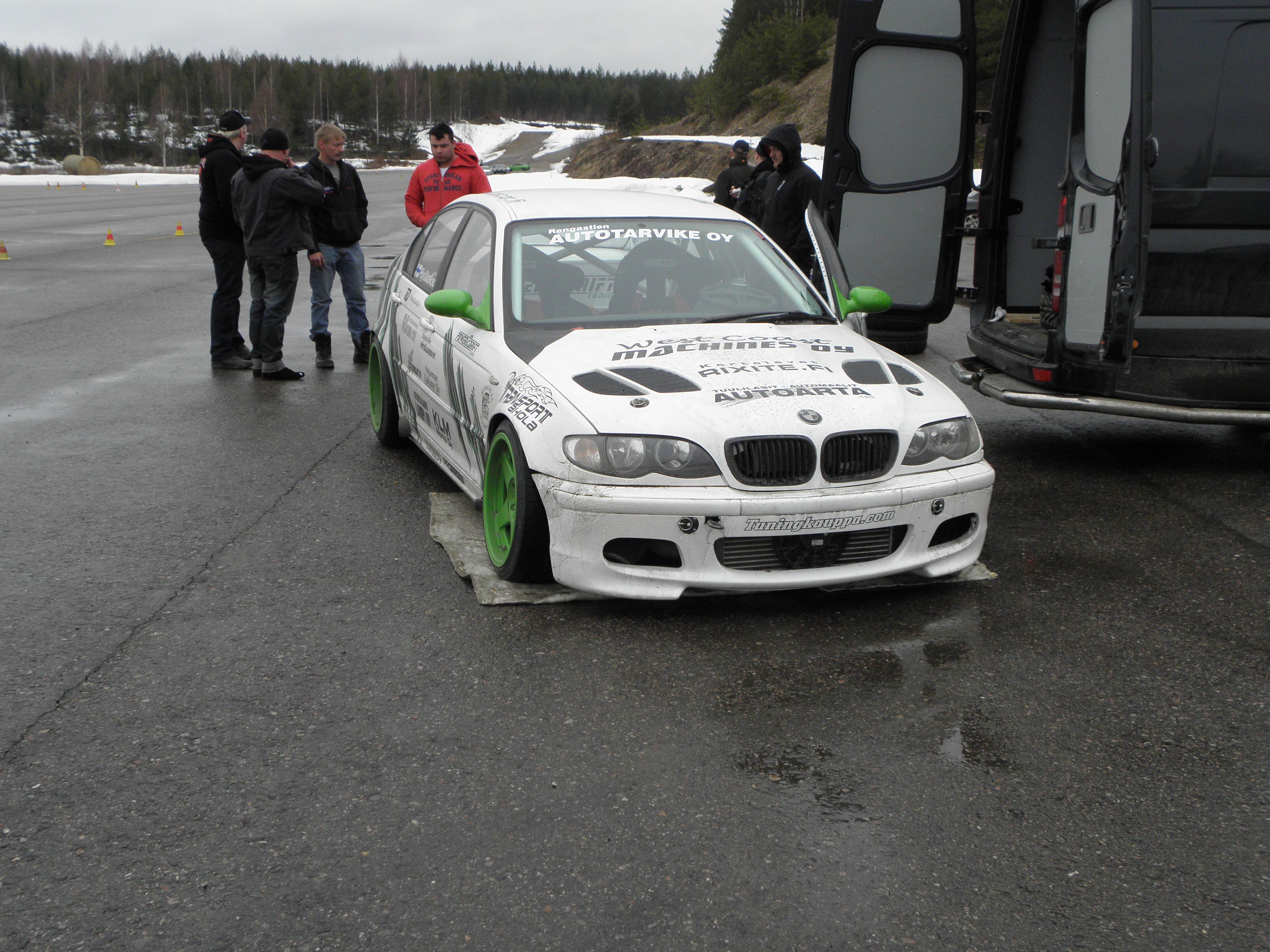 Drift Army Joutsa 21.4.2012, Valkoinen BMW