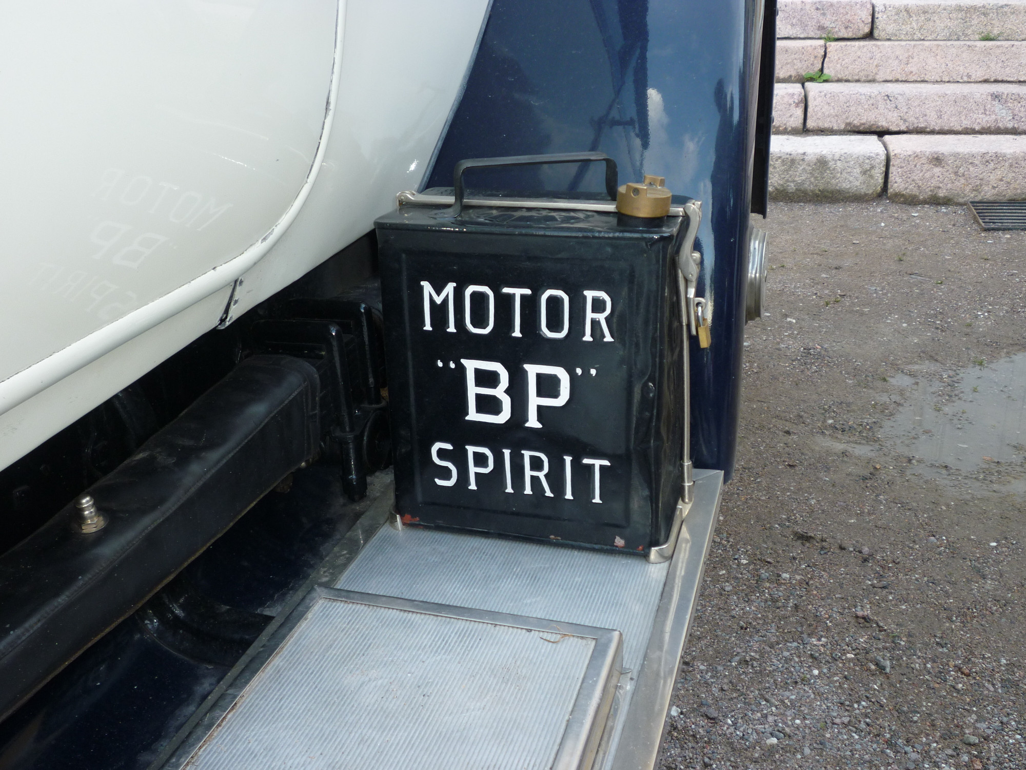 Rolls Royseja Mustion linnalla 17.7.2012, Motor "BP" Spirit
