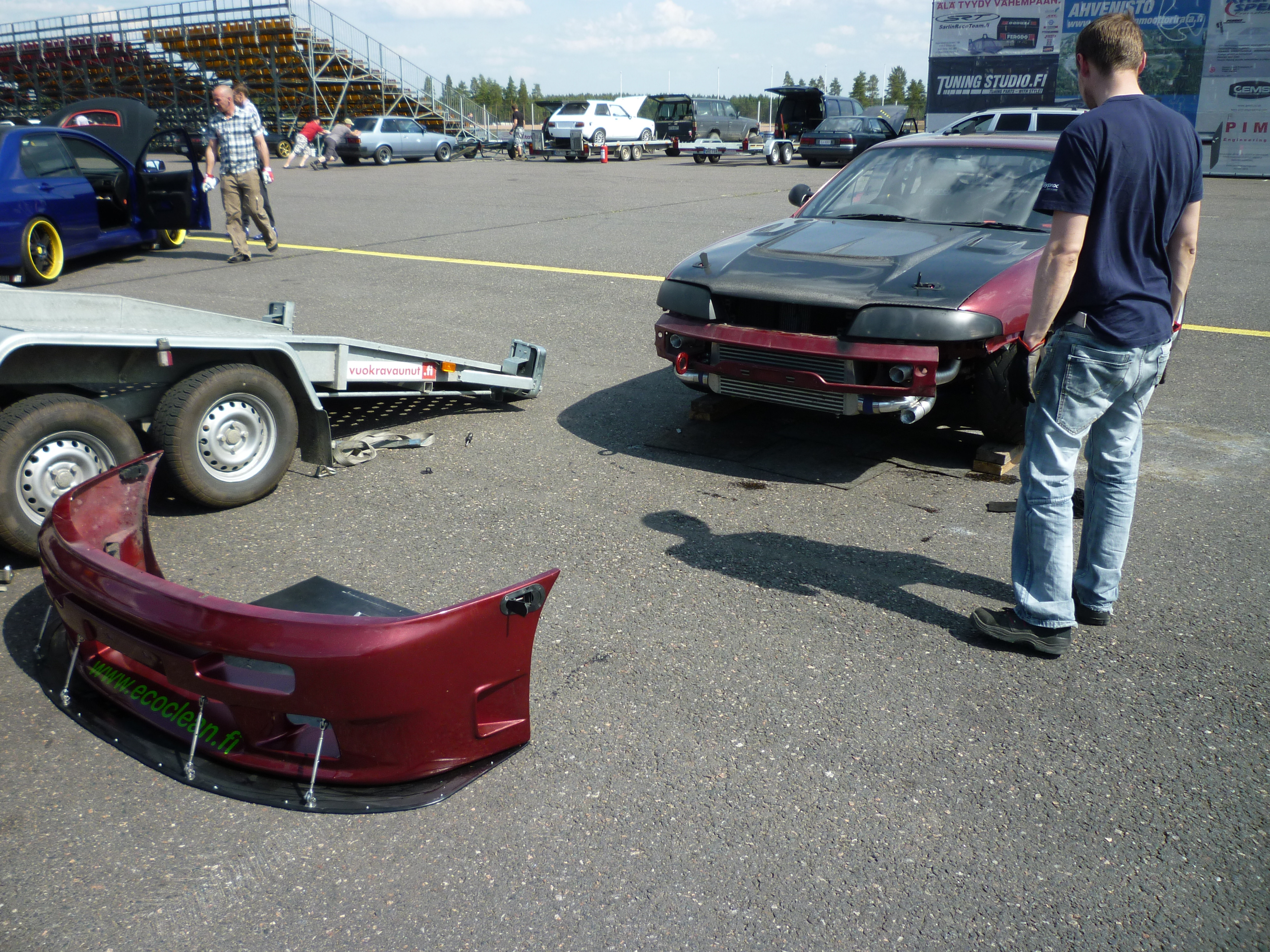 Fintoys ratapÃ¤ivÃ¤ 23.5.2014 Alastaro Circuit, Nissan Skyline, puskuri irti.