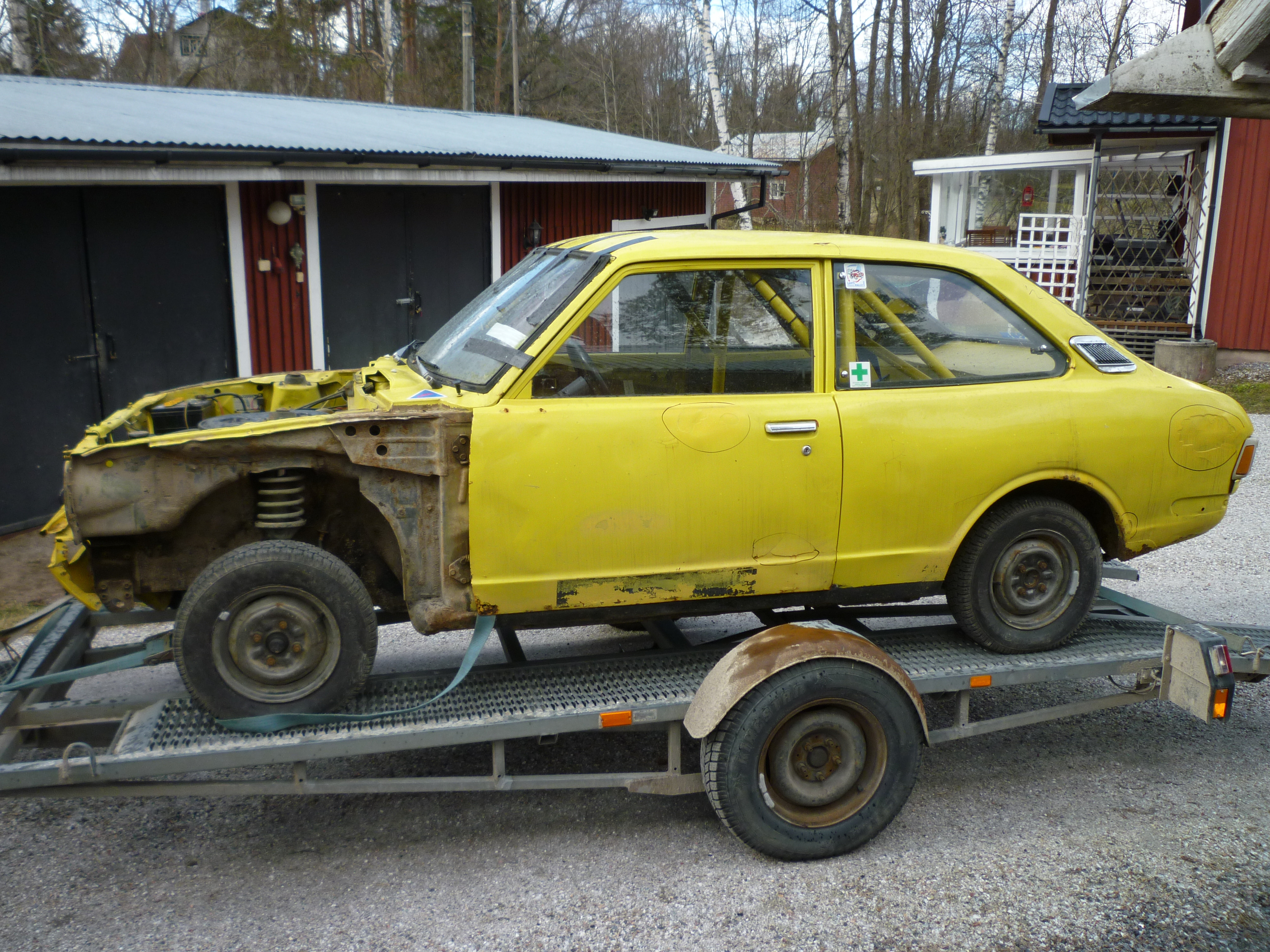 Historic ralli Corolla KE20 -74, Toyota Corolla keltainen