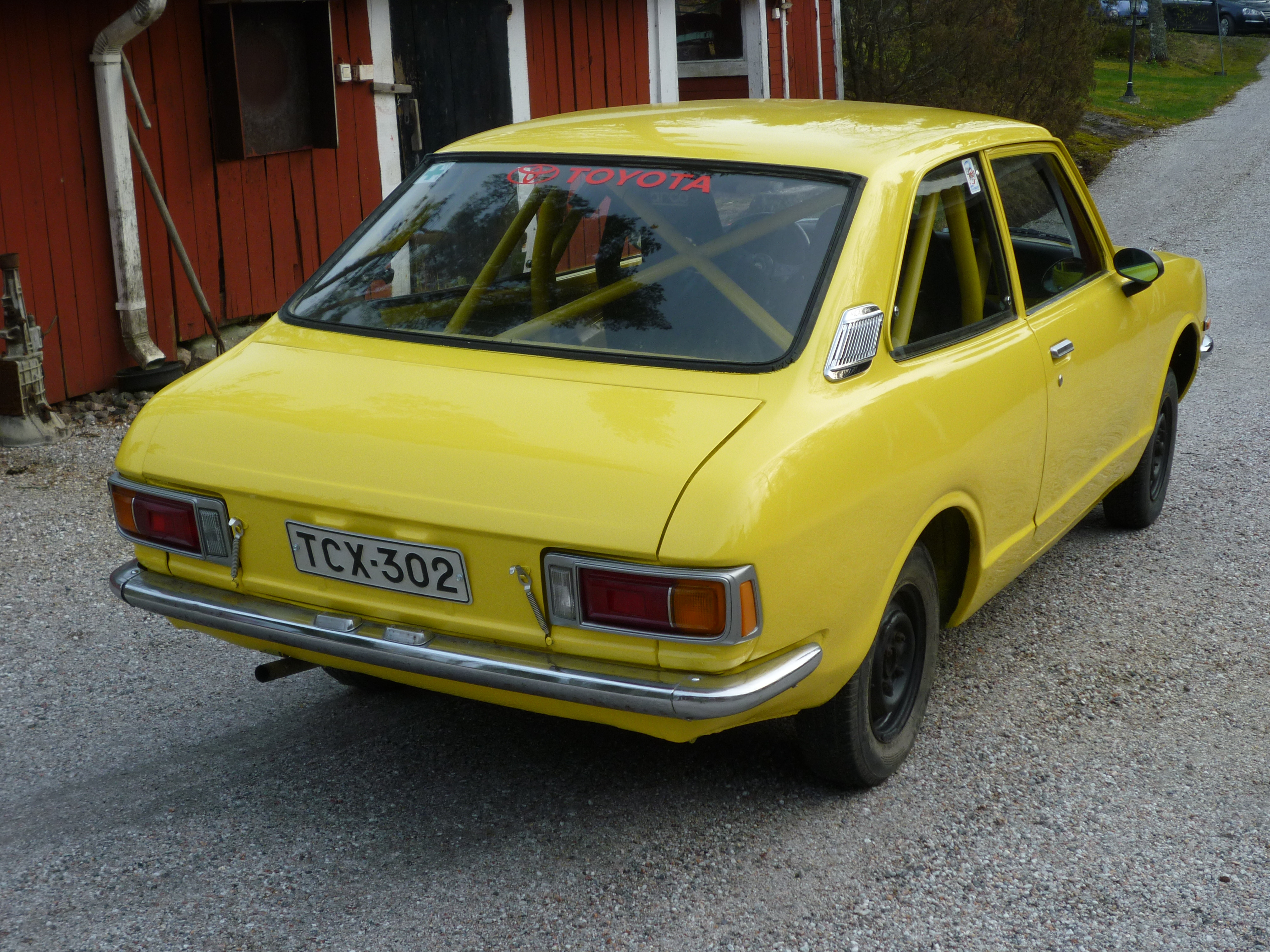 Historic ralli Corolla KE20 -74, Keltainen corolla maalattuna