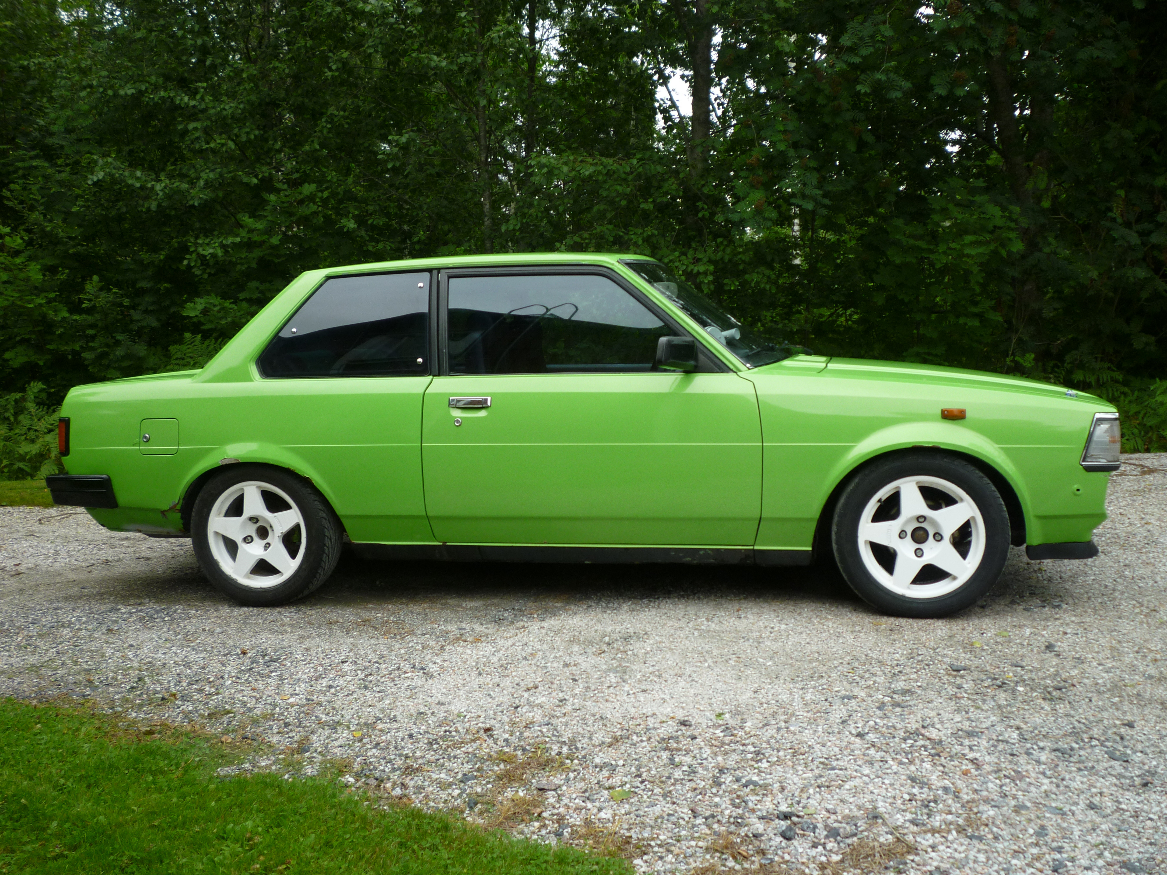 Turbo dx -83, VihreÃ¤ Toyota Corolla KE70 DX