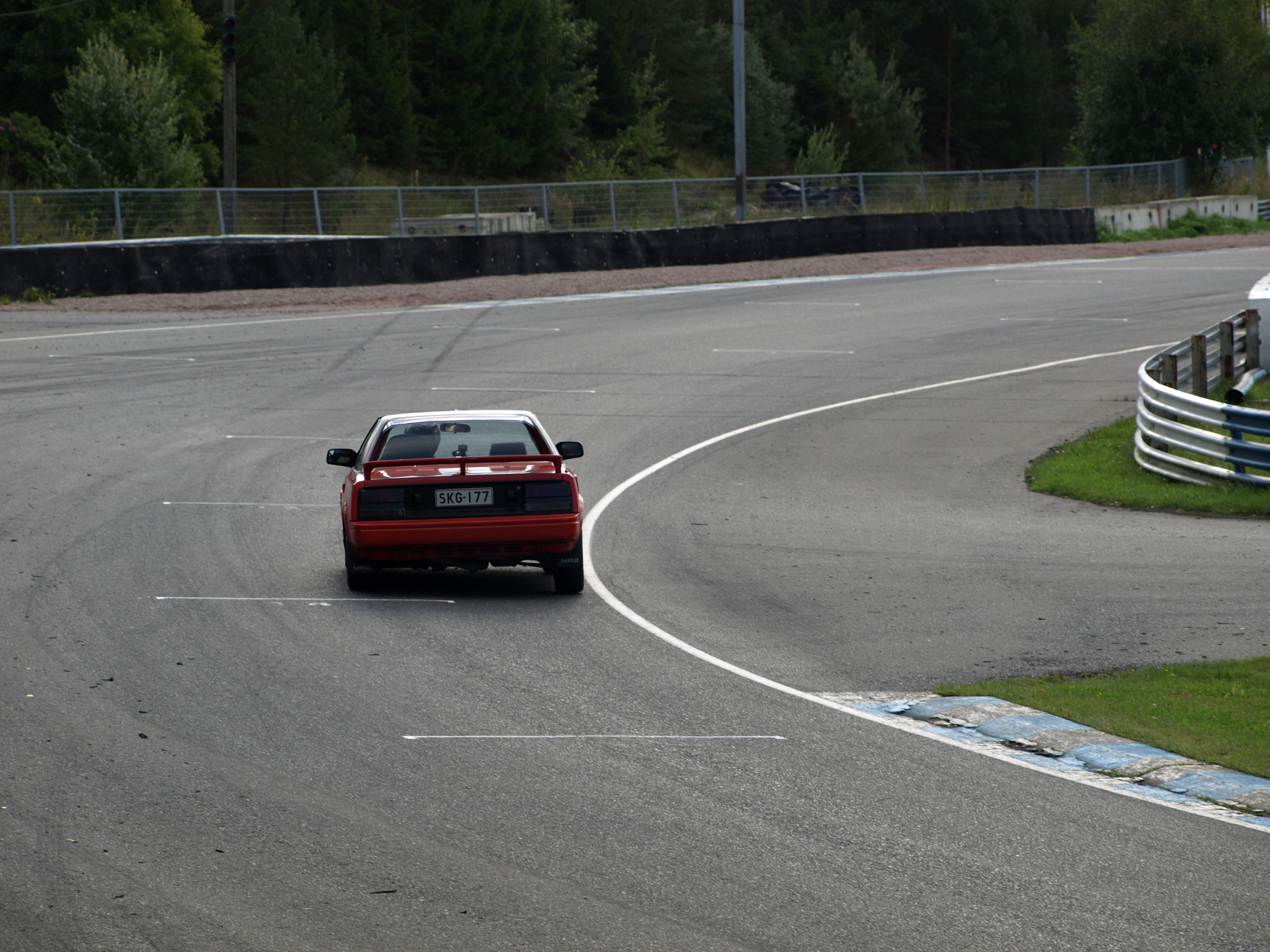 Fintoys-ratapÃ¤ivÃ¤ 27.8.2016 Ahvenisto Race Circuit, Toyota MR2 AW11, punainen