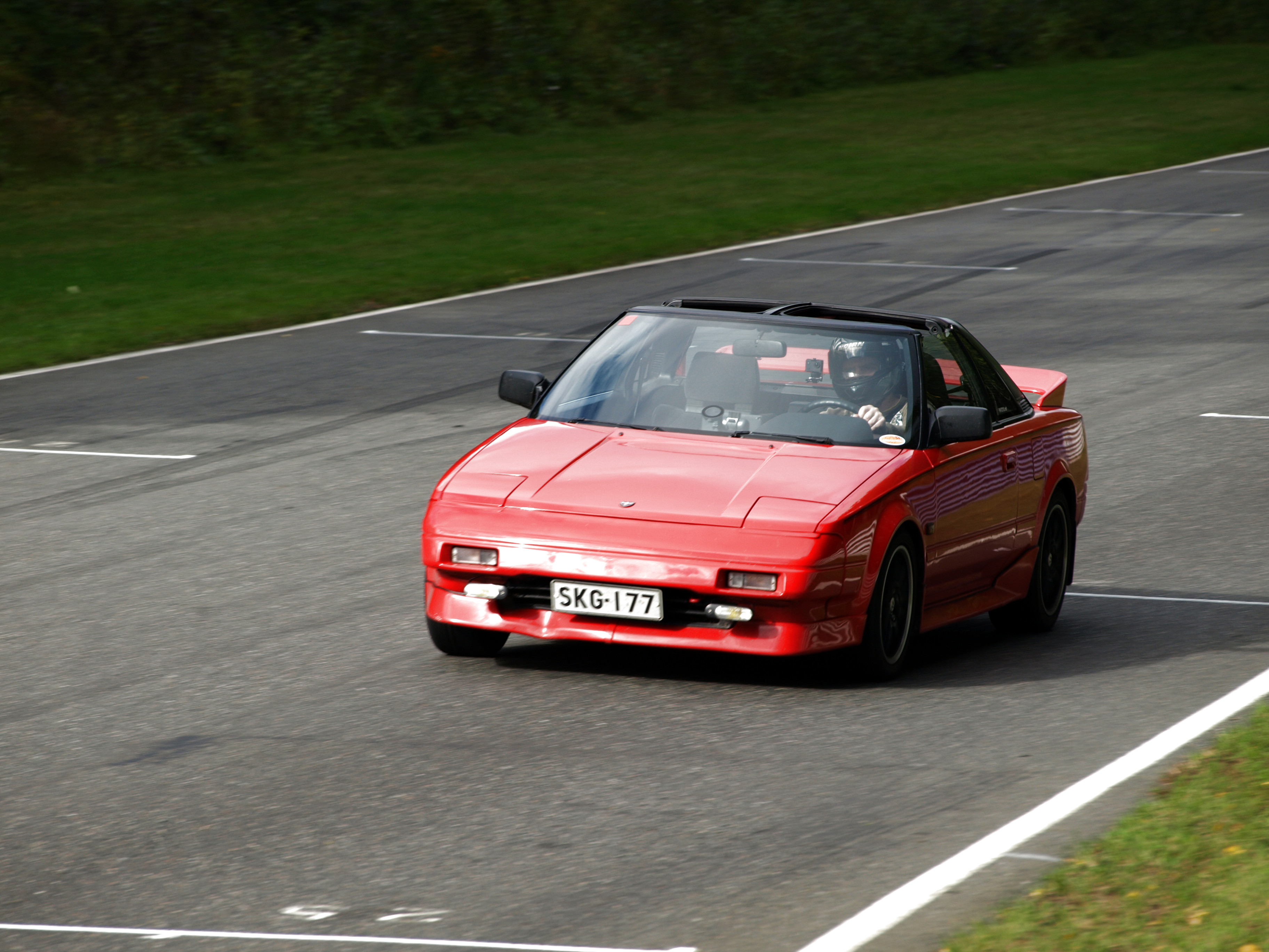 Fintoys-ratapÃ¤ivÃ¤ 27.8.2016 Ahvenisto Race Circuit, Punainen Toyota MR2 AW11 1.6 16V 1986