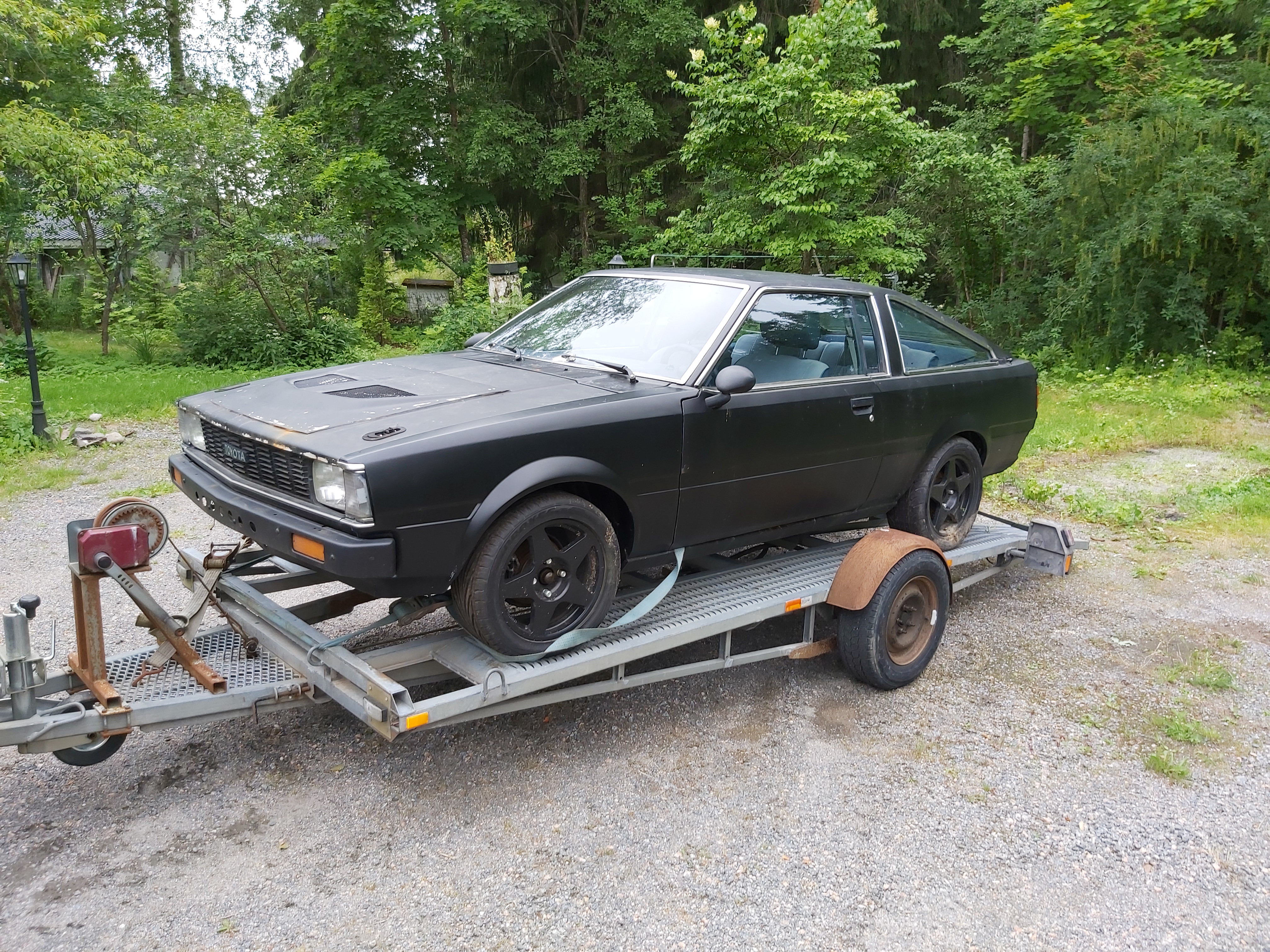 Turbo Coupe te71, Auto saatu trailerille ja kotimatka alkaa.