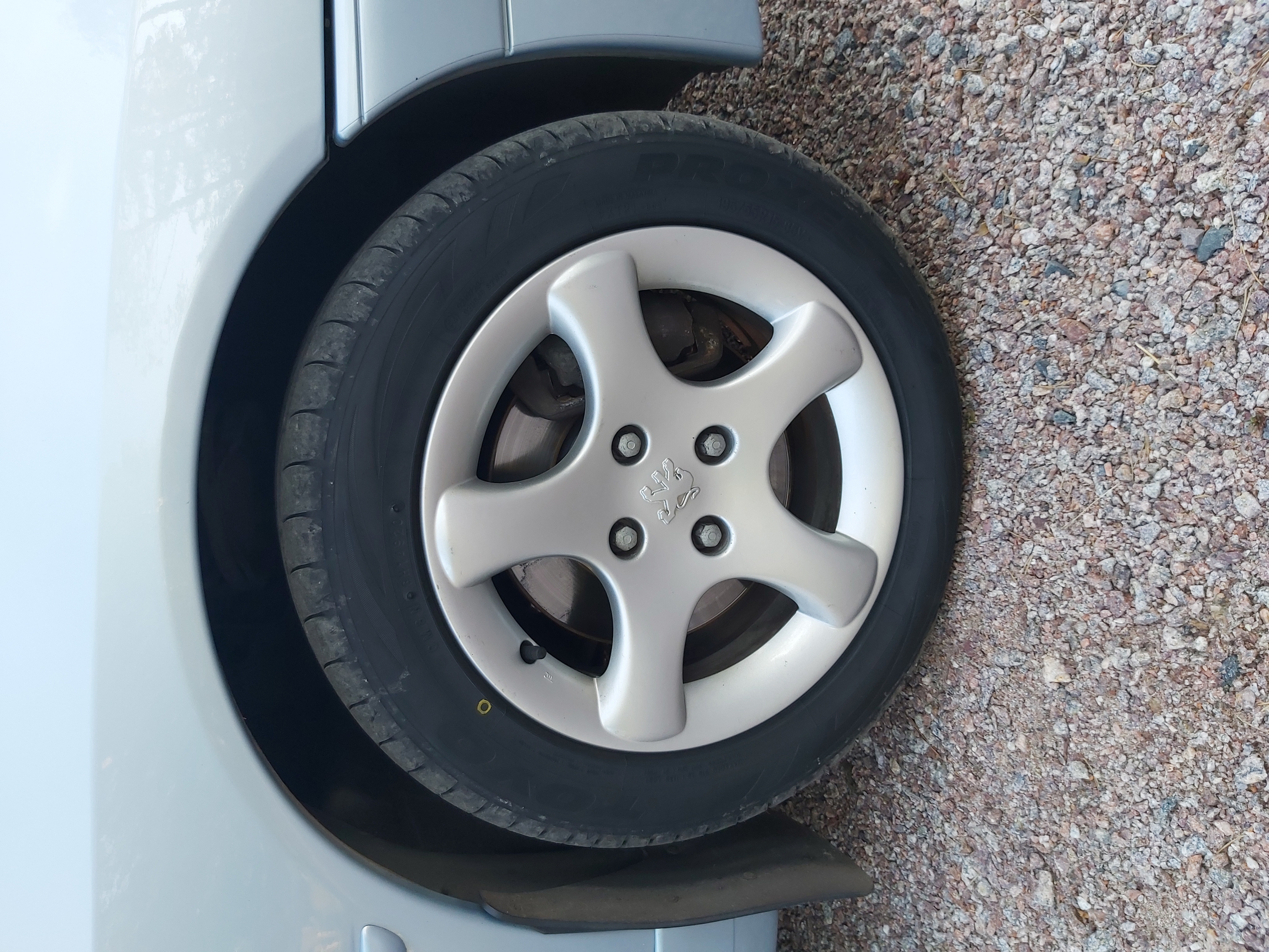 Peugeot 306 GTI, AlkuperÃ¤iset keskireiÃ¤ttÃ¶mÃ¤t aluvanteet