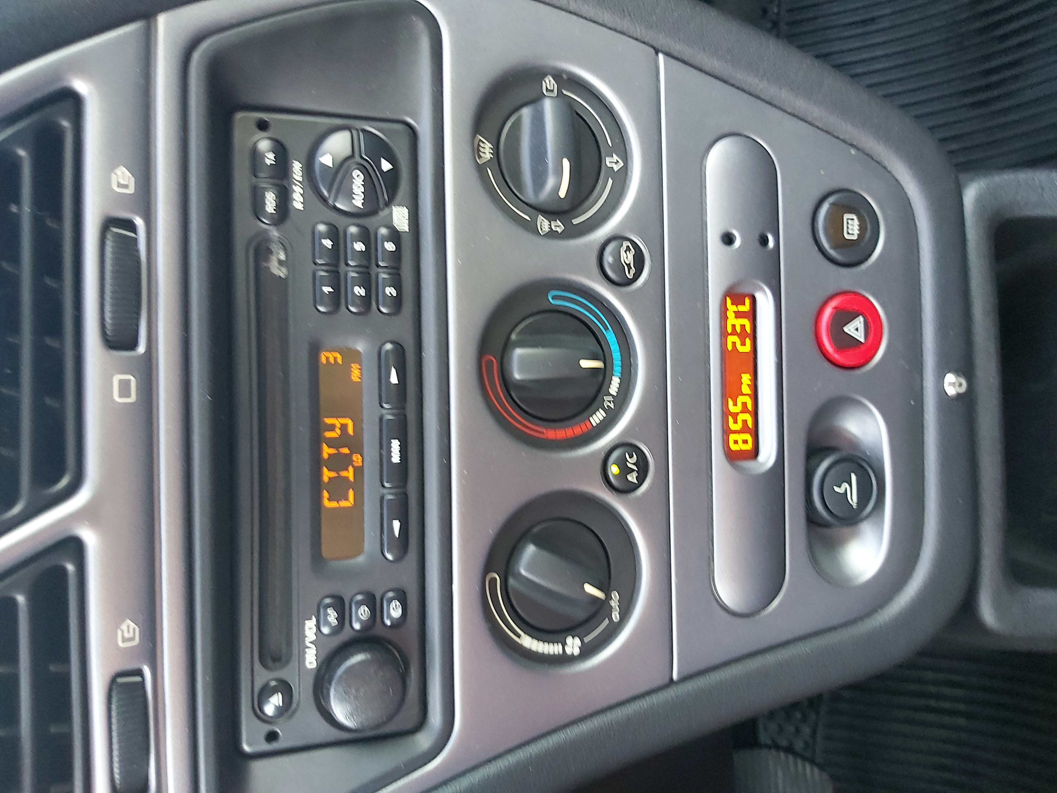 Peugeot 306 GTI, Automaatti ilmastointikin jo silloin